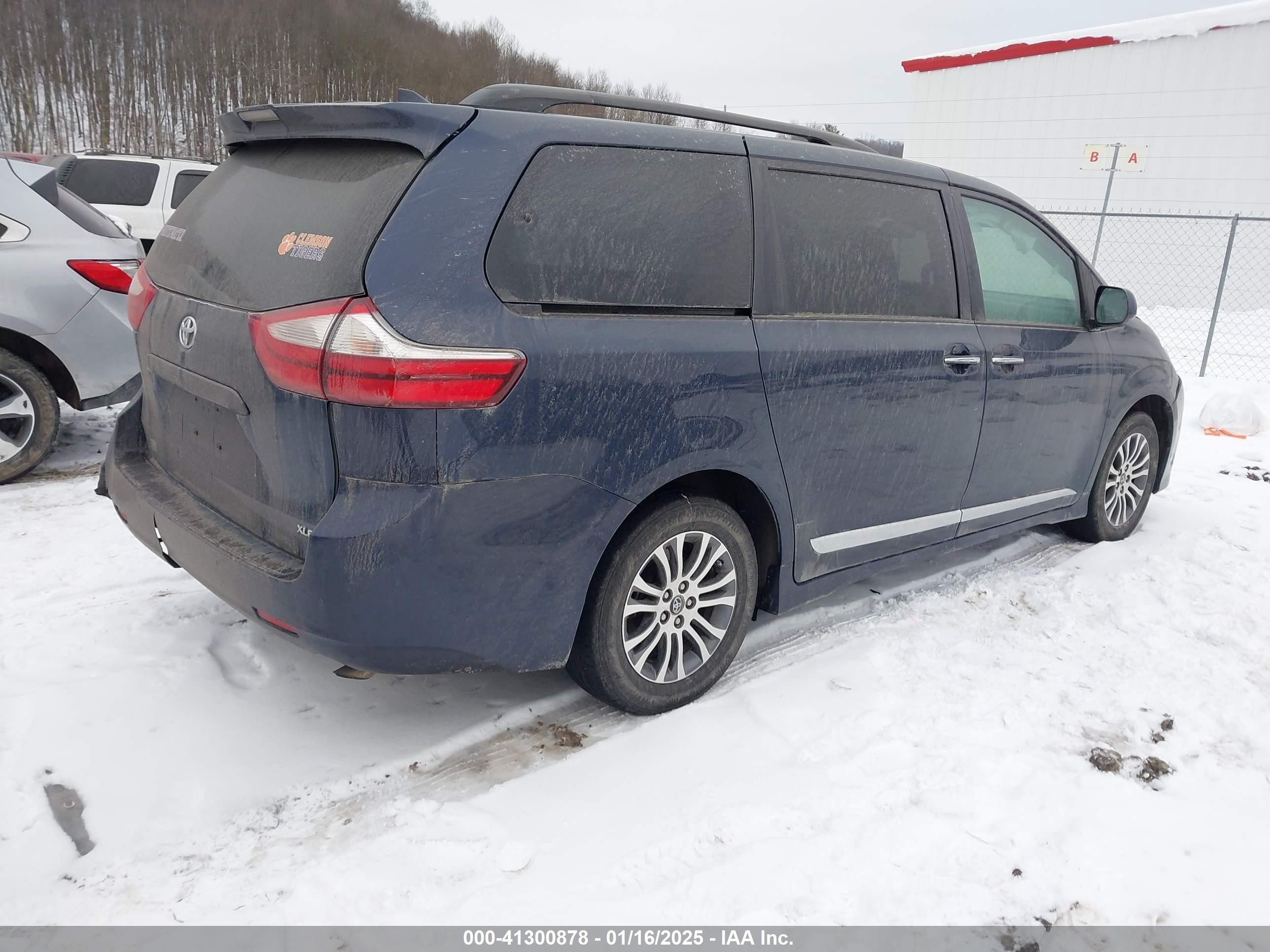 2018 Toyota Sienna Limited 7 Passenger/limited Premium 7 Passenger/xle 7 Passenger/xle 8 Passenger Blue vin: 5TDYZ3DC6JS954751