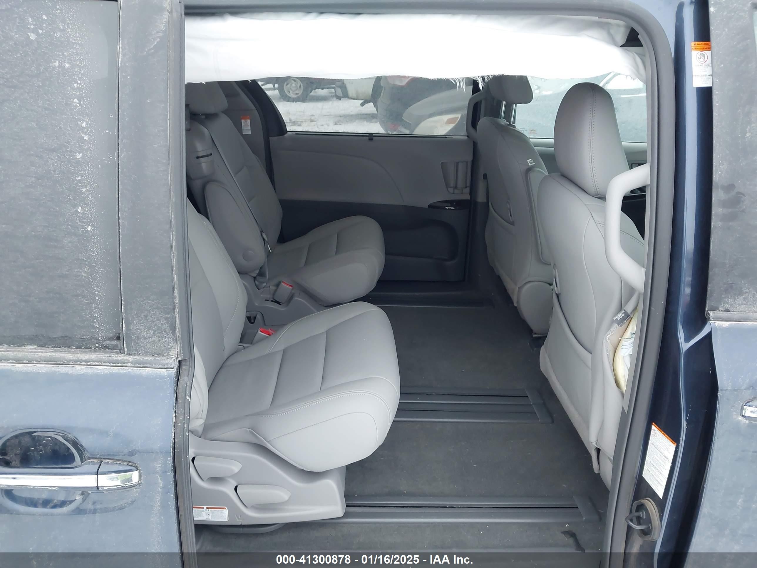 2018 Toyota Sienna Limited 7 Passenger/limited Premium 7 Passenger/xle 7 Passenger/xle 8 Passenger Blue vin: 5TDYZ3DC6JS954751