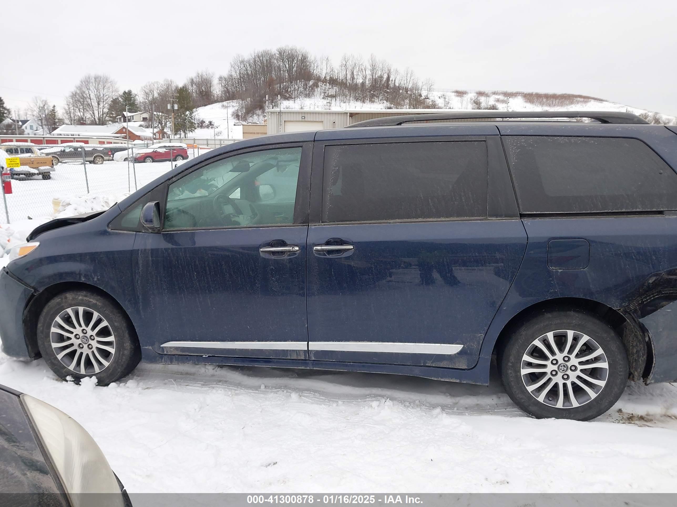 2018 Toyota Sienna Limited 7 Passenger/limited Premium 7 Passenger/xle 7 Passenger/xle 8 Passenger Blue vin: 5TDYZ3DC6JS954751
