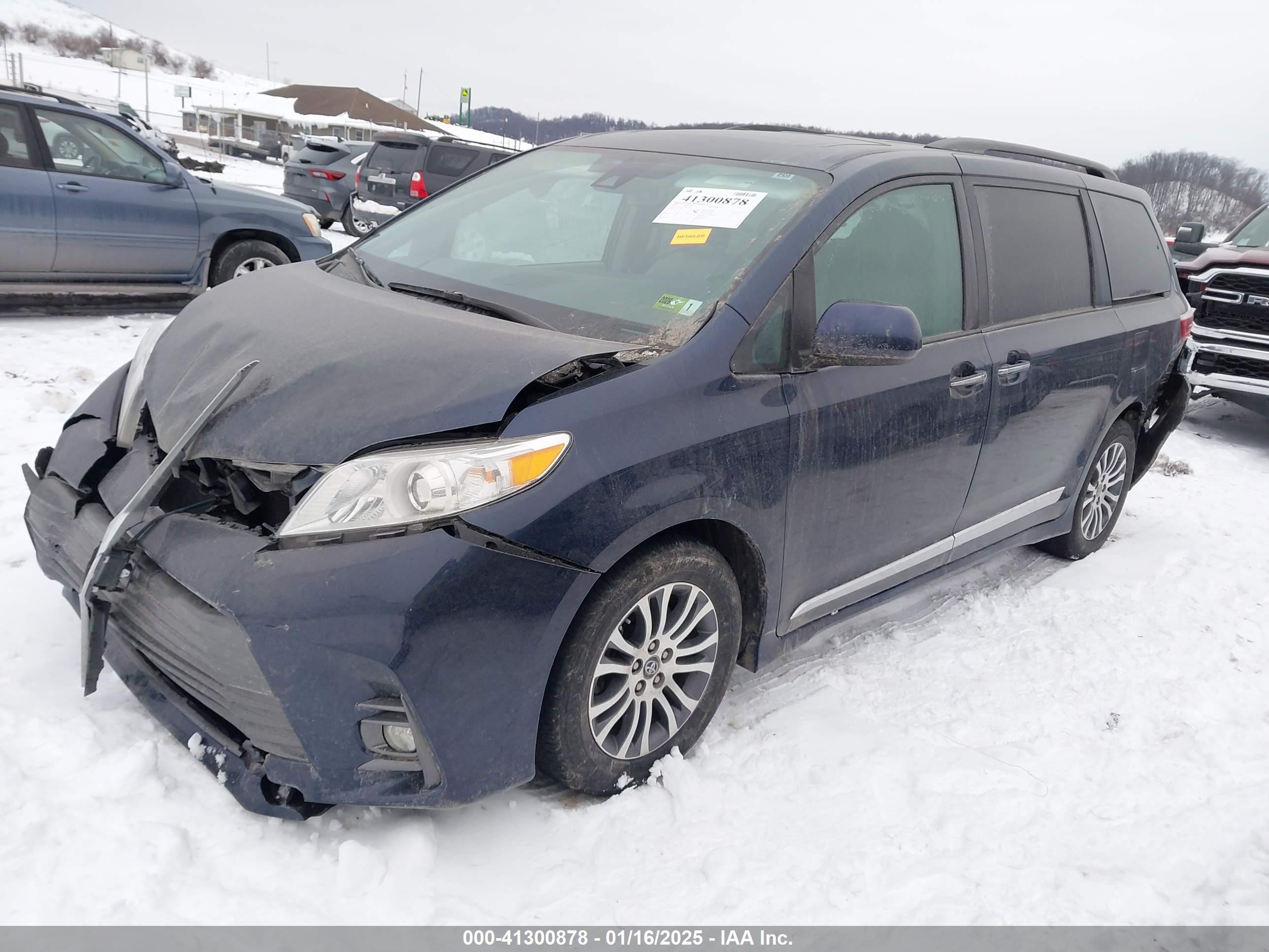 2018 Toyota Sienna Limited 7 Passenger/limited Premium 7 Passenger/xle 7 Passenger/xle 8 Passenger Blue vin: 5TDYZ3DC6JS954751