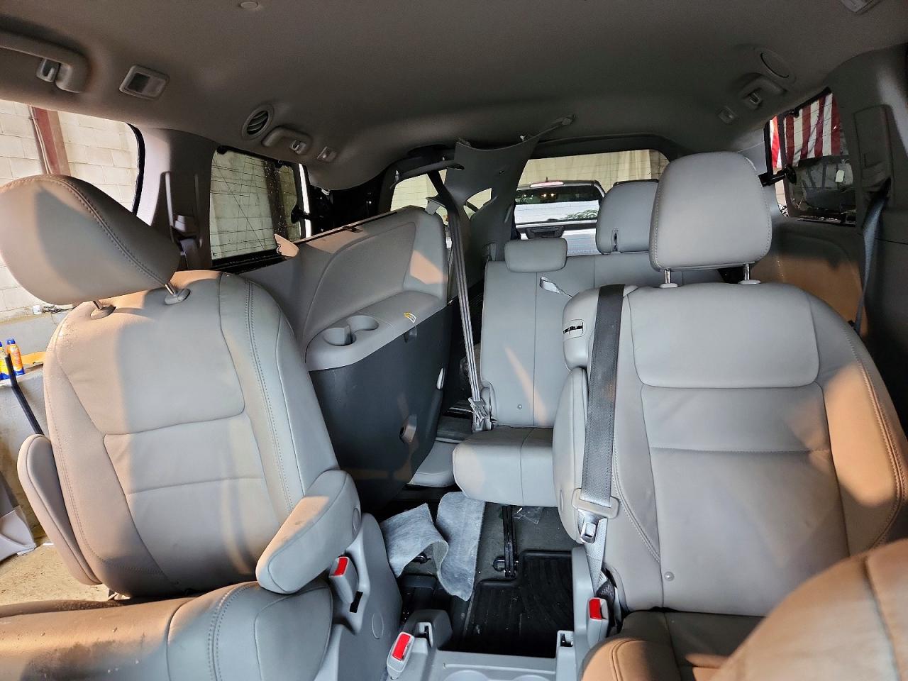 2018 Toyota Sienna Xle 8-passenger Blue vin: 5TDYZ3DC6JS954751