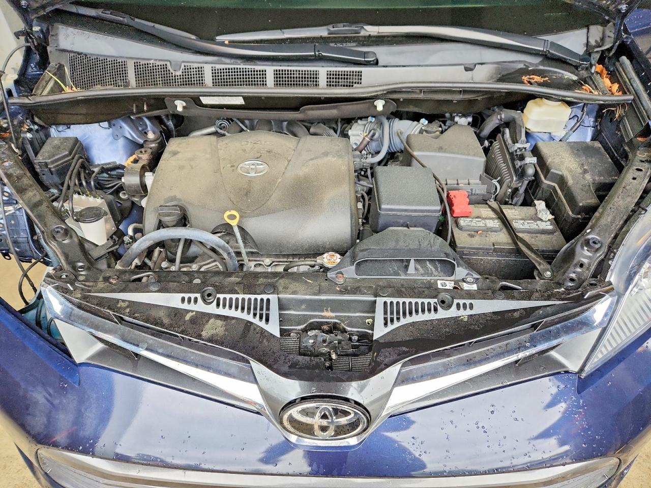 2018 Toyota Sienna Xle 8-passenger Blue vin: 5TDYZ3DC6JS954751