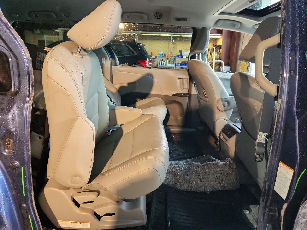 2018 Toyota Sienna Xle 8-passenger Blue vin: 5TDYZ3DC6JS954751