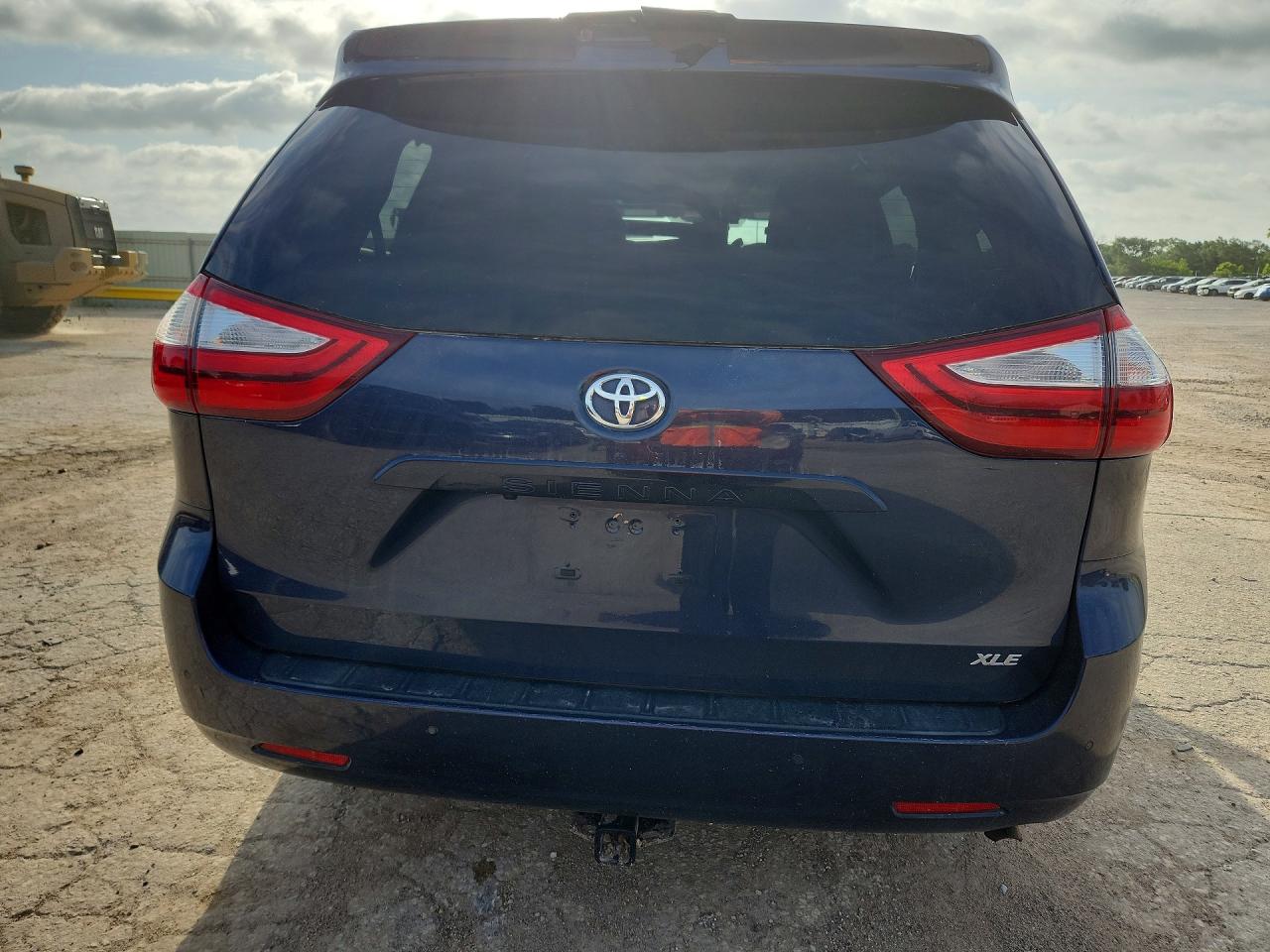 2018 Toyota Sienna Xle 7-passenger Auto Access Se Blue vin: 5TDYZ3DC7JS943449