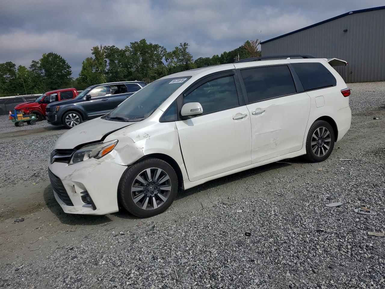 2018 Toyota Sienna Limited Premium 7-passenger White vin: 5TDYZ3DC7JS959361