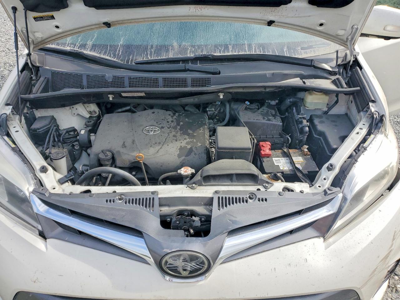 2018 Toyota Sienna Limited Premium 7-passenger White vin: 5TDYZ3DC7JS959361