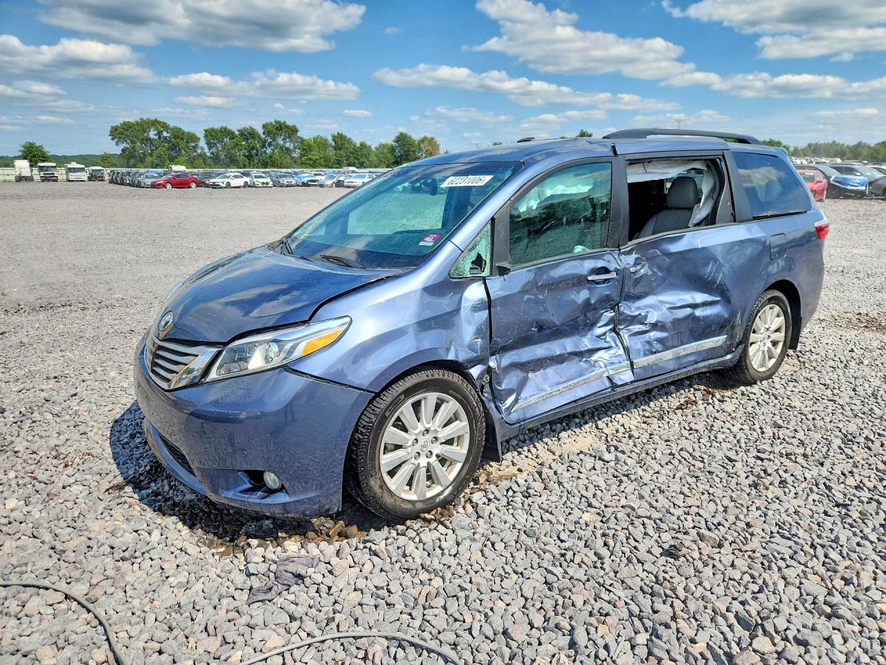 2017 Toyota Sienna Limited Premium 7-passenger Blue vin: 5TDYZ3DC8HS827610