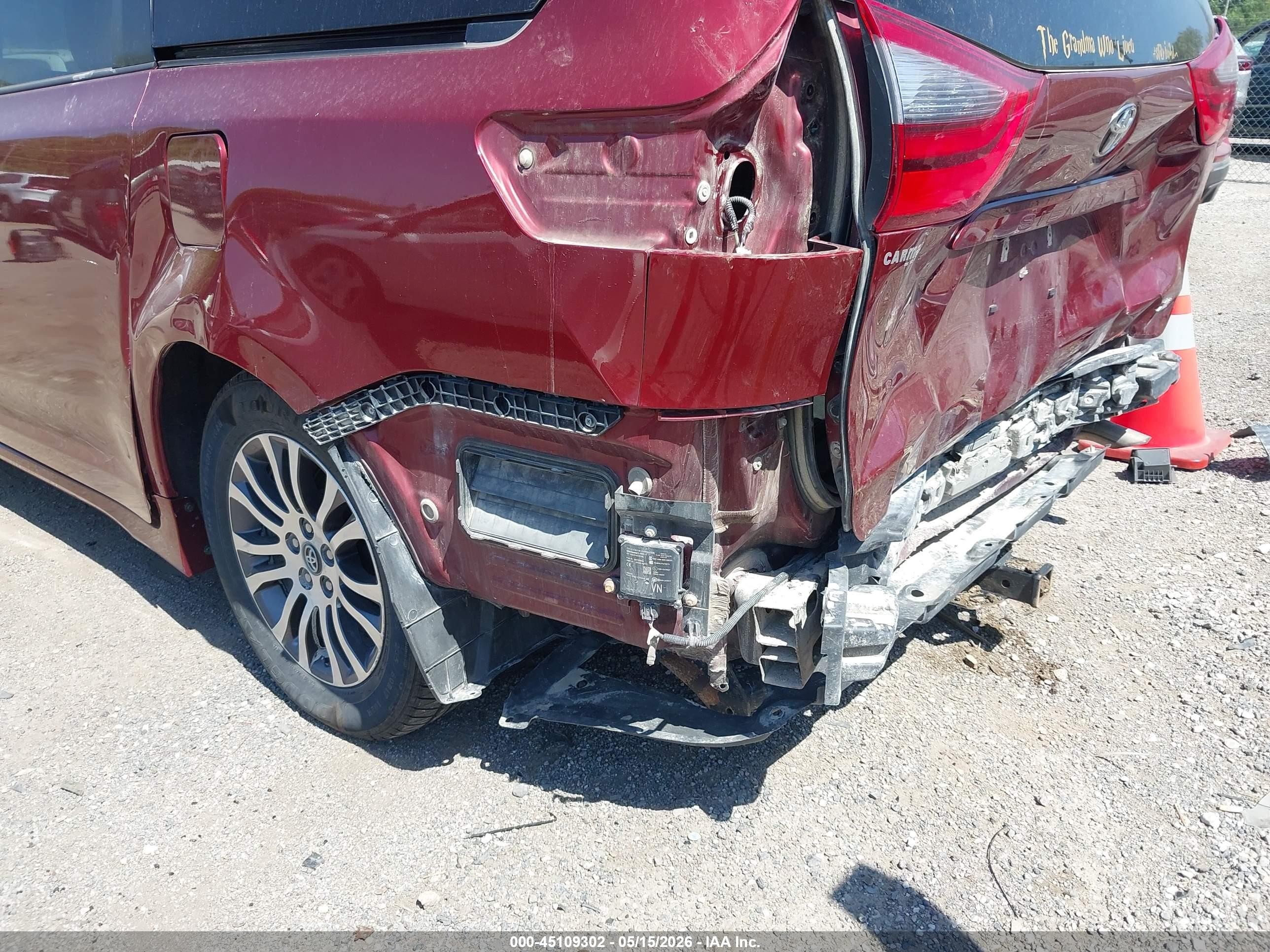 2020 Toyota Sienna Xle Red vin: 5TDYZ3DC8LS022831