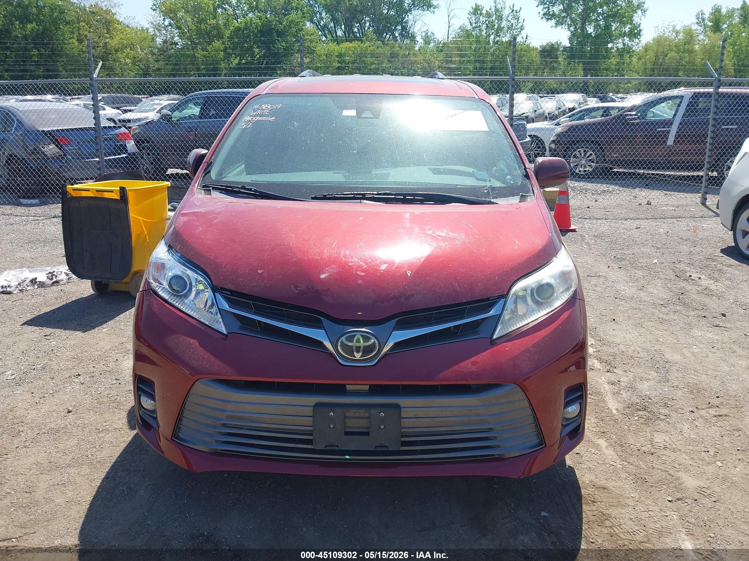 2020 Toyota Sienna Xle Red vin: 5TDYZ3DC8LS022831