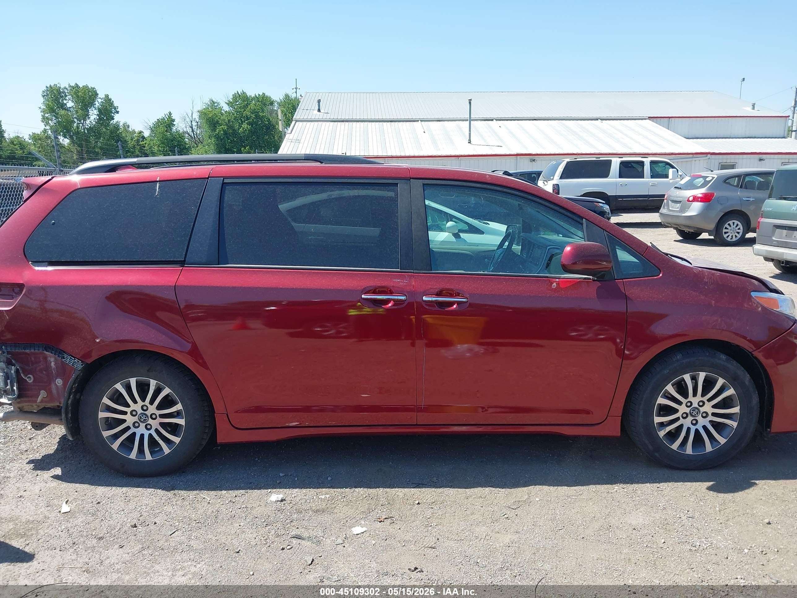 2020 Toyota Sienna Xle Red vin: 5TDYZ3DC8LS022831
