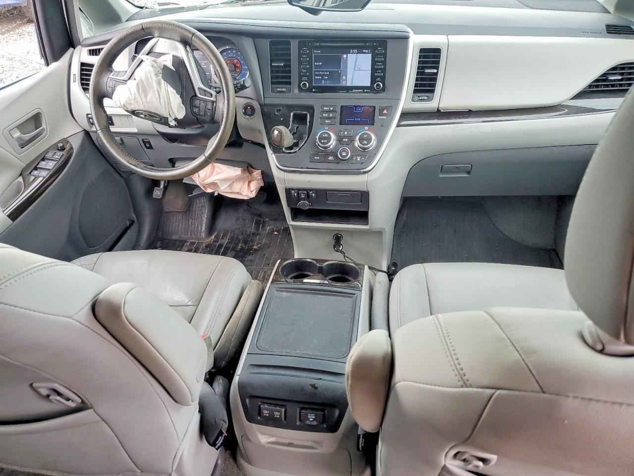 2018 Toyota Sienna Xle 8-passenger White vin: 5TDYZ3DCXJS945700