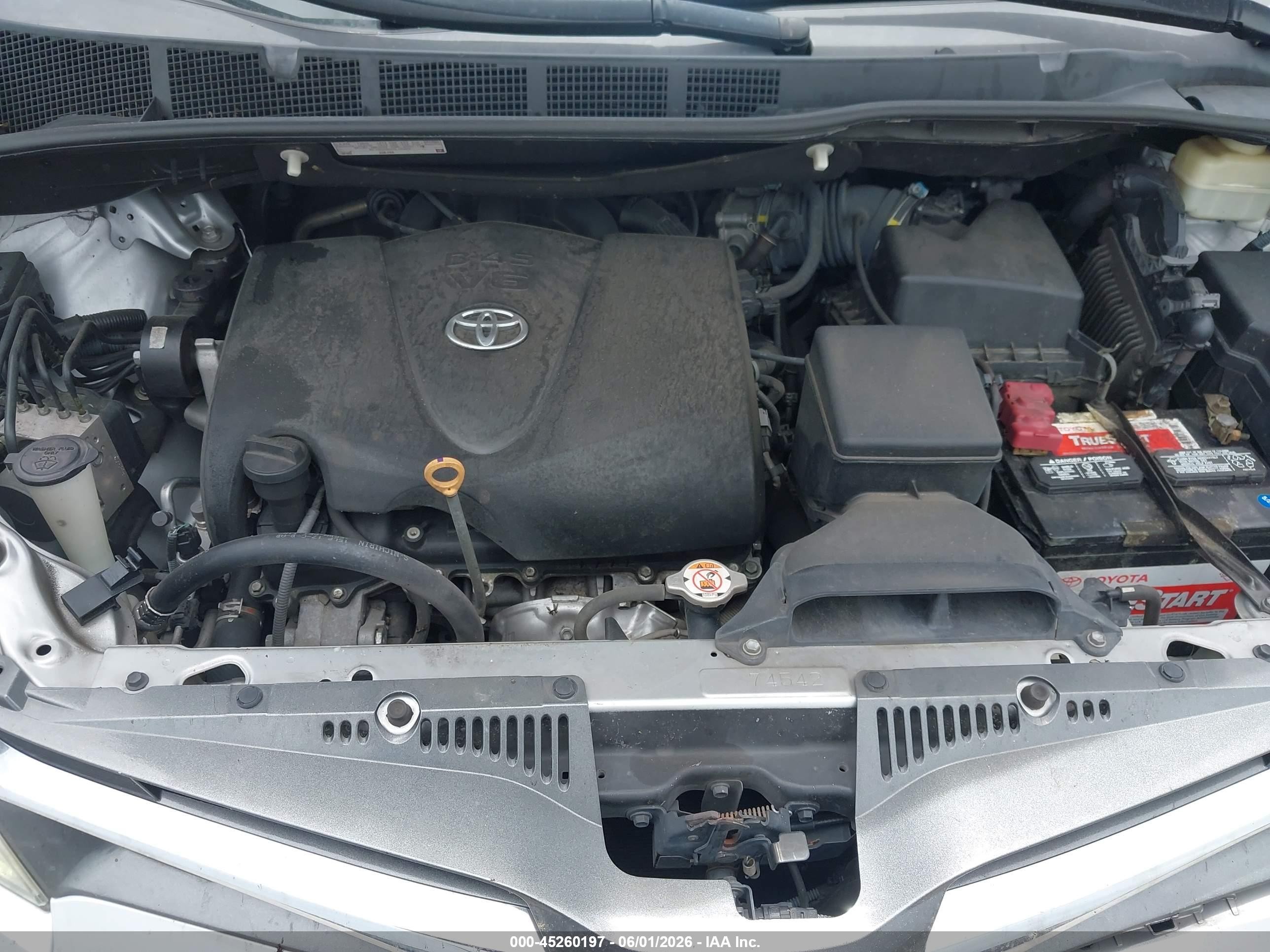 2018 Toyota Sienna Limited 7 Passenger Серый vin: 5TDYZ3DCXJS957944