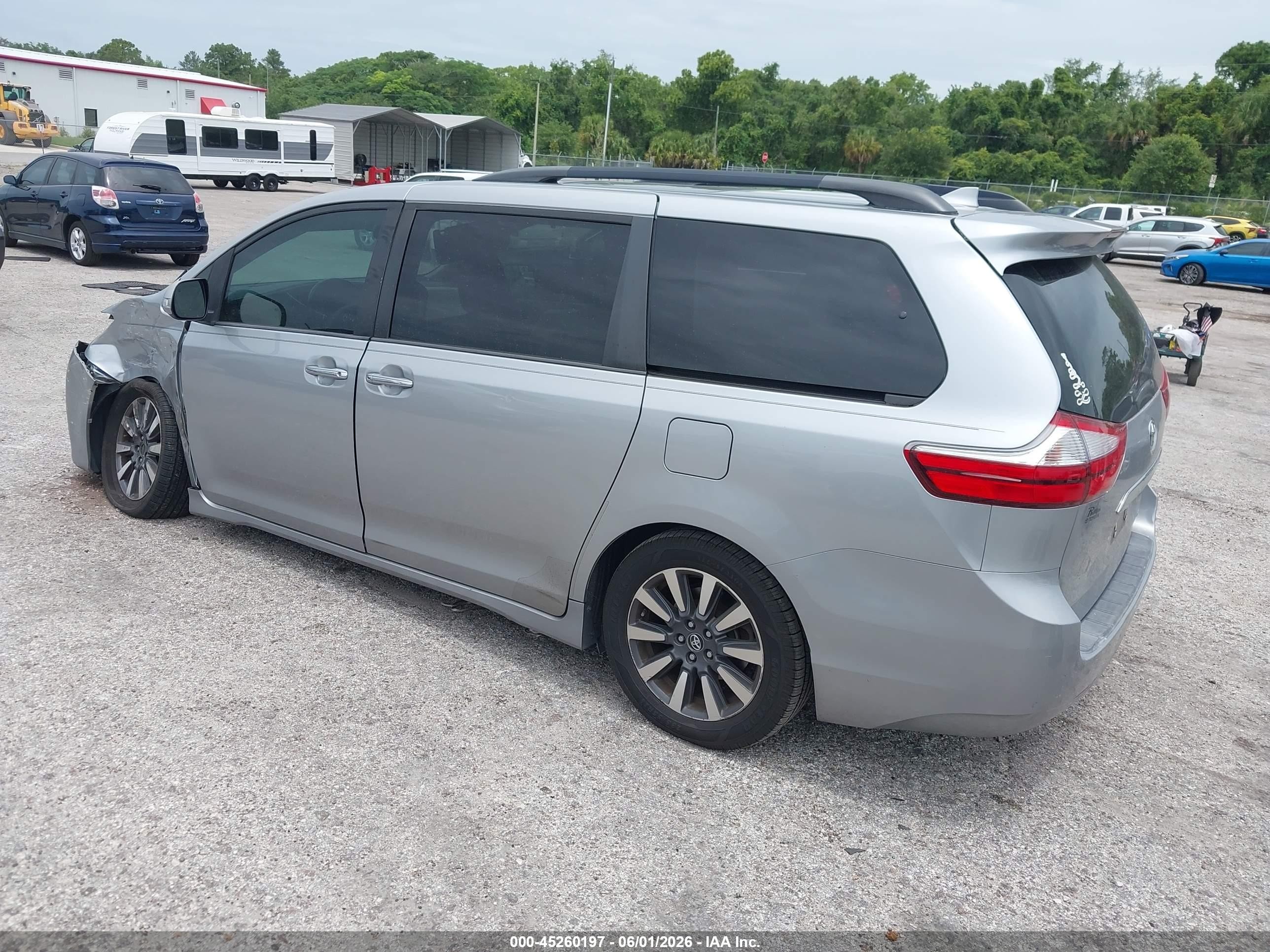 2018 Toyota Sienna Limited 7 Passenger Серый vin: 5TDYZ3DCXJS957944