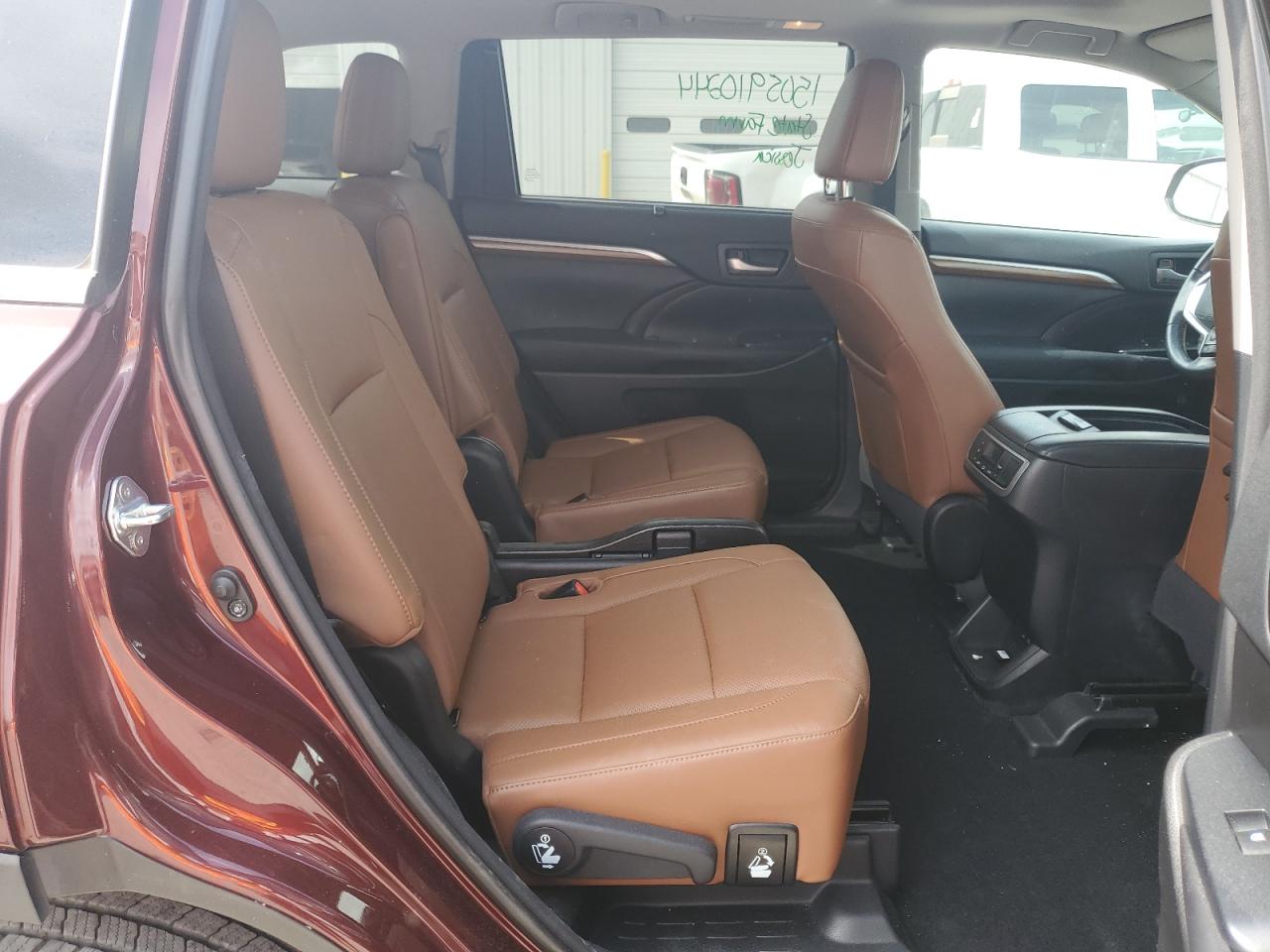 2017 Toyota Highlander Limited Burgundy vin: 5TDYZRFH3HS211583