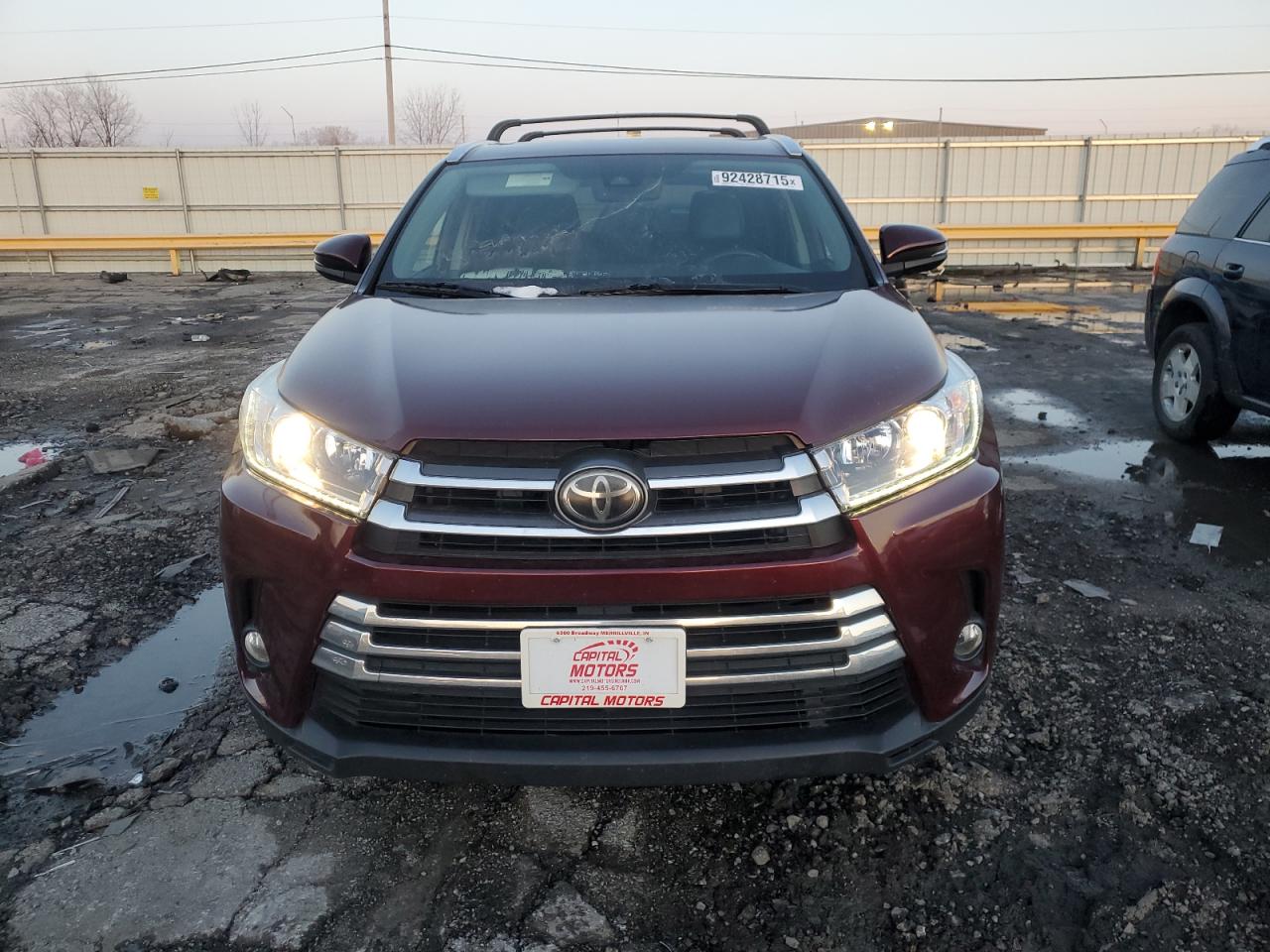 2018 Toyota Highlander Limited Maroon vin: 5TDYZRFH6JS245037