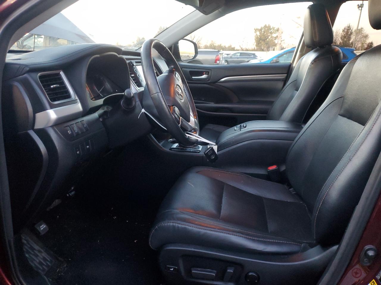 2018 Toyota Highlander Limited Maroon vin: 5TDYZRFH6JS245037