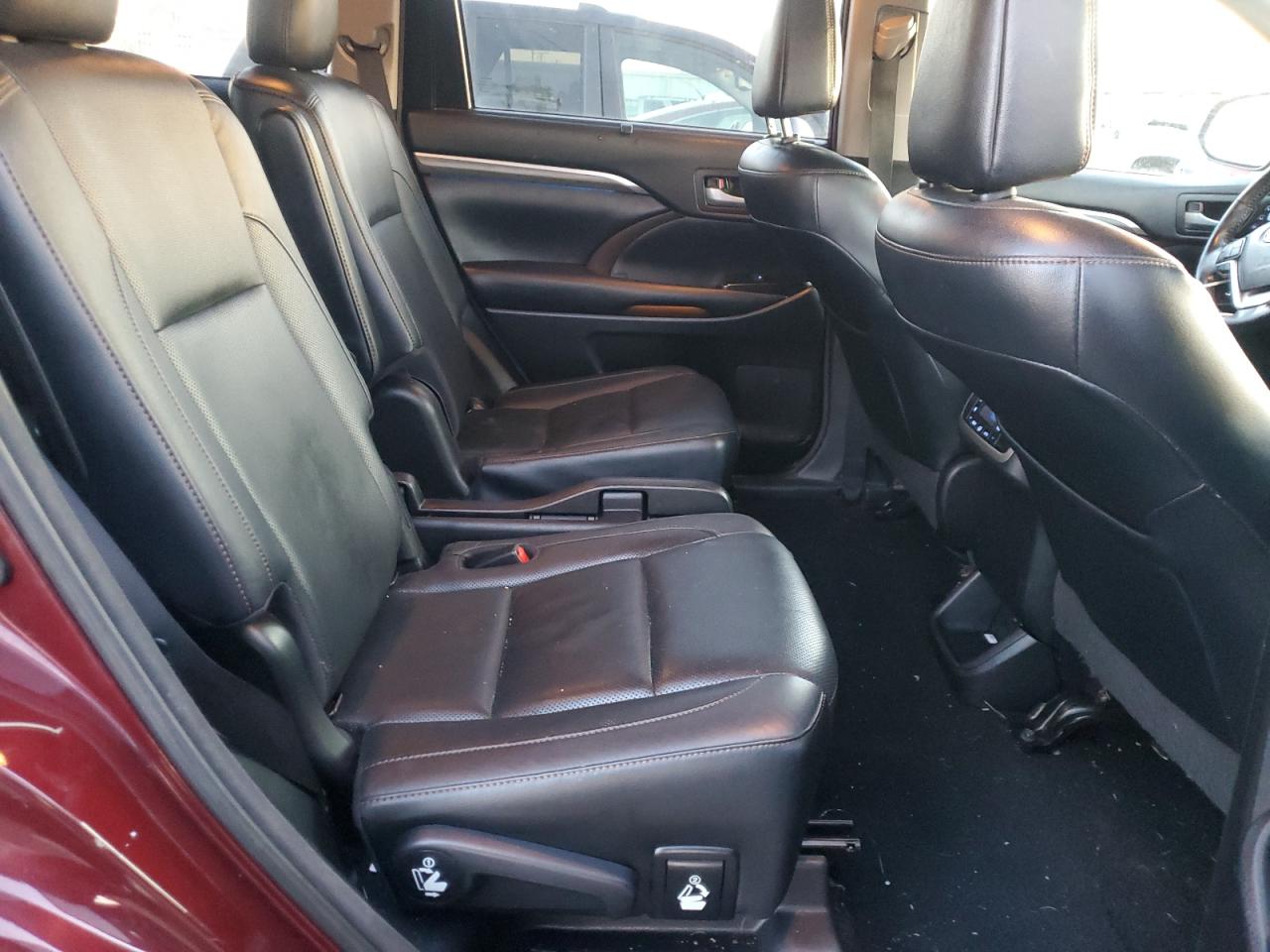 2018 Toyota Highlander Limited Maroon vin: 5TDYZRFH6JS245037