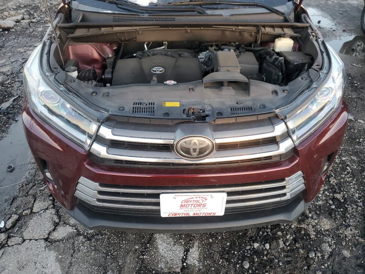 2018 Toyota Highlander Limited Maroon vin: 5TDYZRFH6JS245037