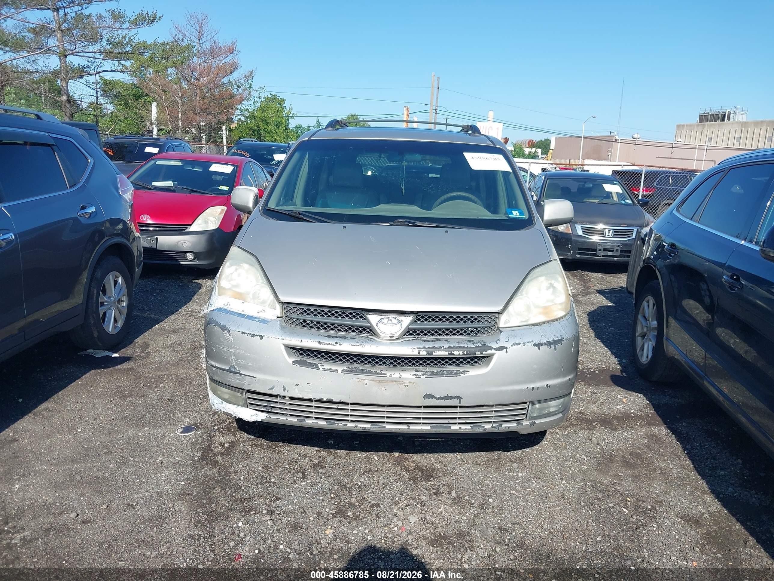 2004 Toyota Sienna Xle Silver vin: 5TDZA22C04S000722