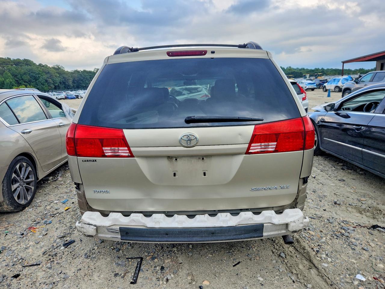 2004 Toyota Sienna Xle 7 Passenger Gold vin: 5TDZA22C04S003345