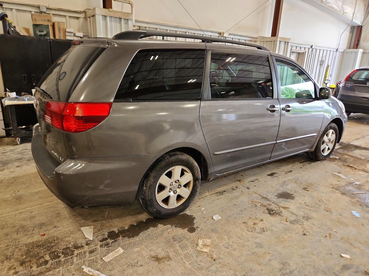 2004 Toyota Sienna Xle 7 Passenger Серый vin: 5TDZA22C04S070561