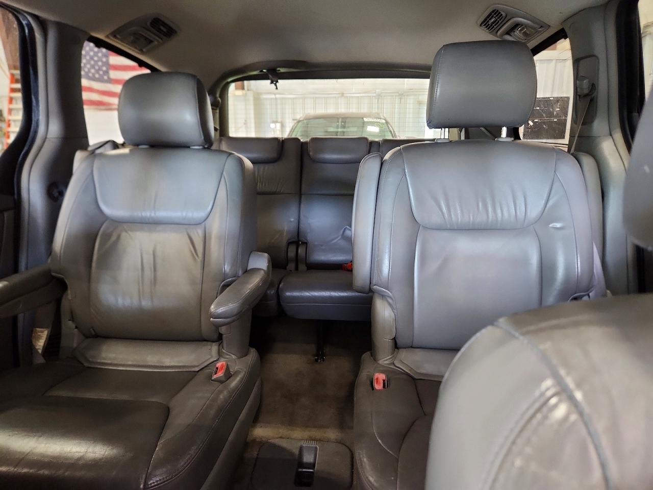 2004 Toyota Sienna Xle 7 Passenger Серый vin: 5TDZA22C04S070561