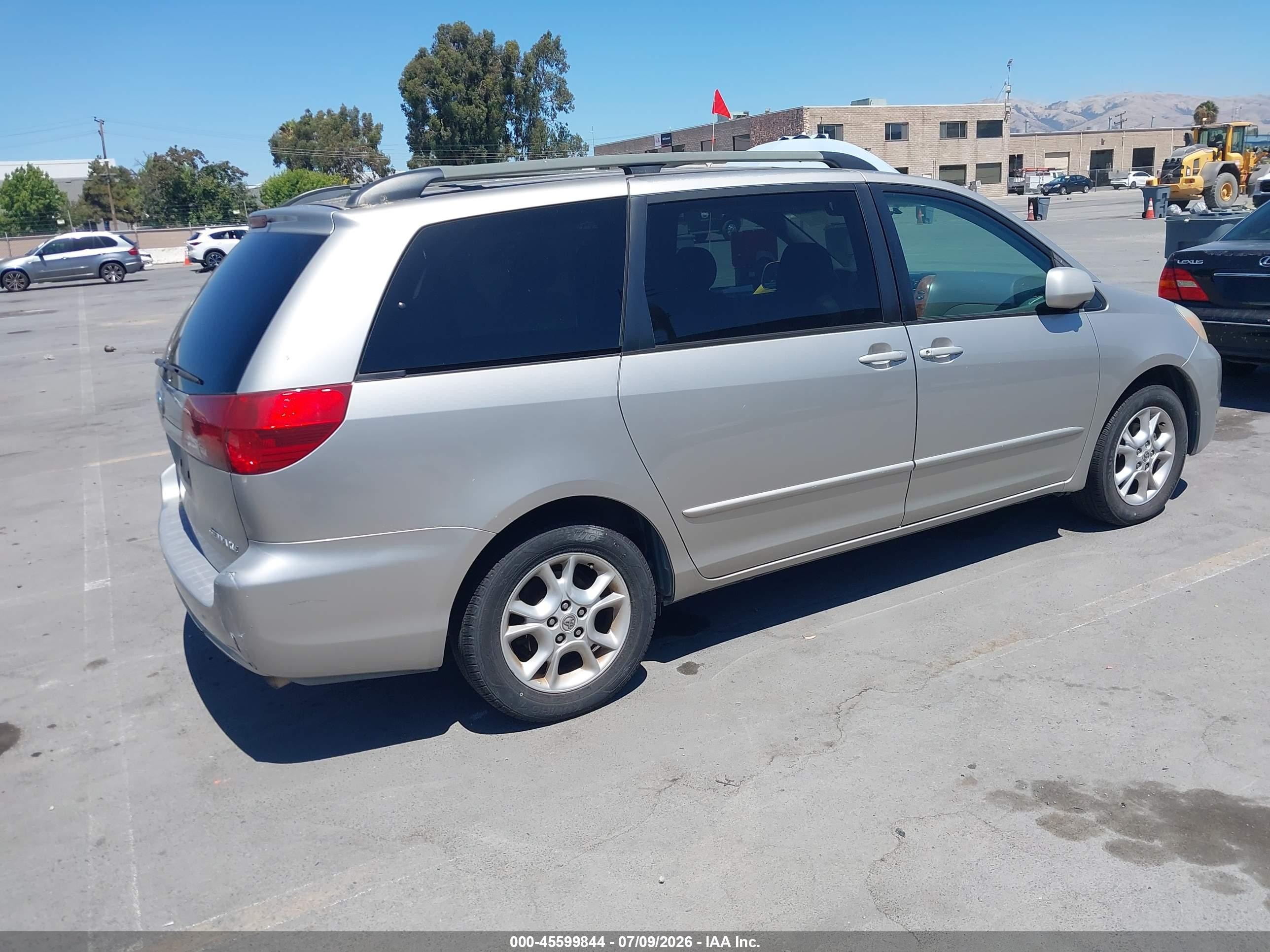 2005 Toyota Sienna Xle Silver vin: 5TDZA22C05S305526