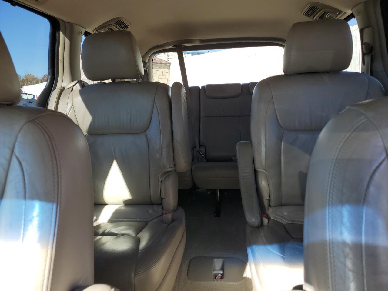 2005 Toyota Sienna Xle 7 Passenger Gold vin: 5TDZA22C05S373468