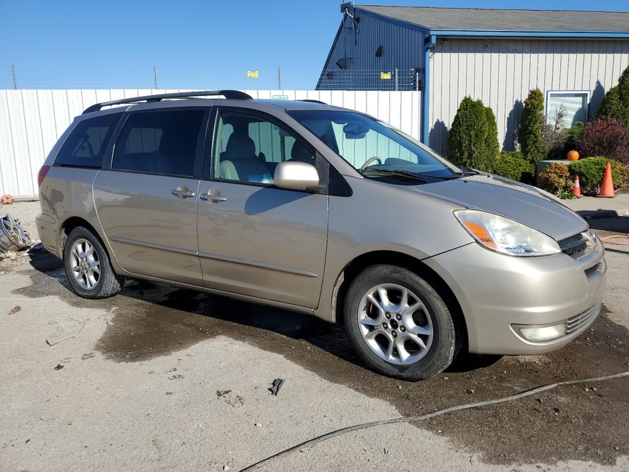 2005 Toyota Sienna Xle 7 Passenger Gold vin: 5TDZA22C05S373468