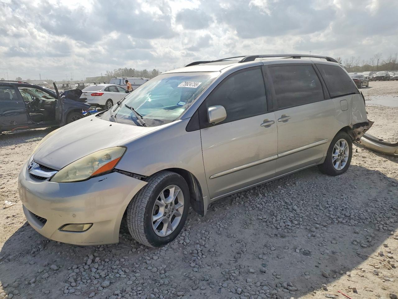 2006 Toyota Sienna Xle Limited 7 Passenger Silver vin: 5TDZA22C06S403490
