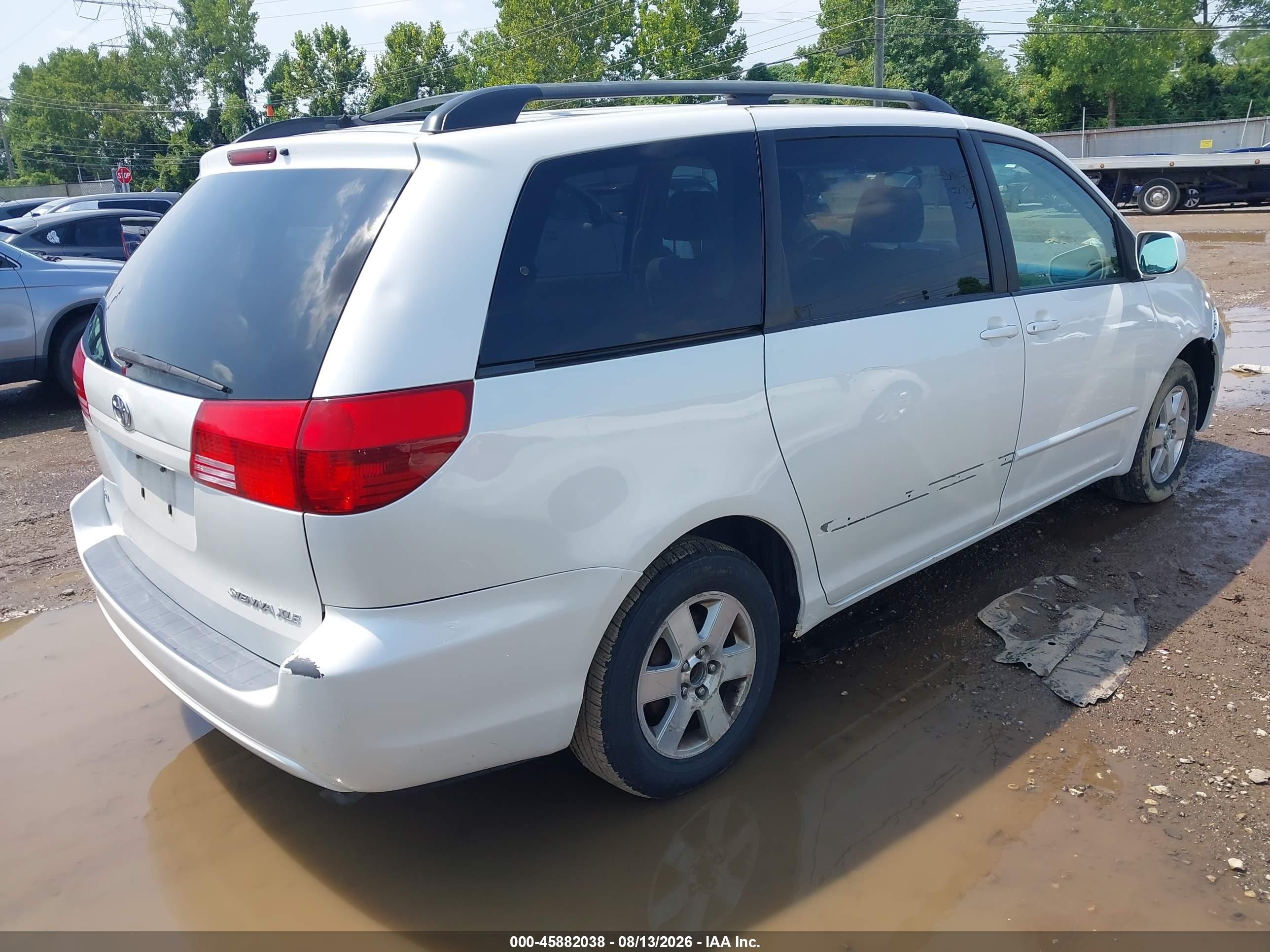 2004 Toyota Sienna Xle White vin: 5TDZA22C14S027296