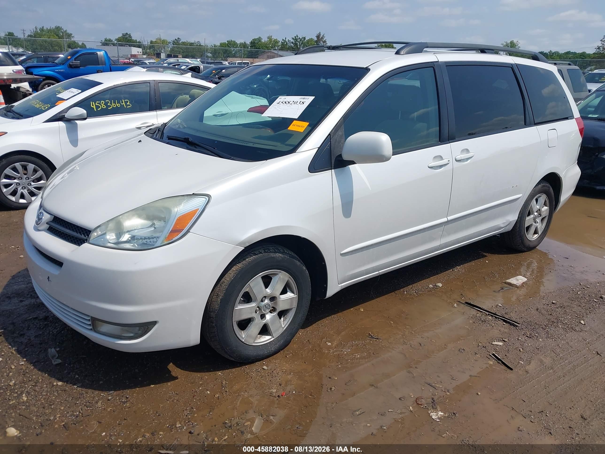 2004 Toyota Sienna Xle White vin: 5TDZA22C14S027296