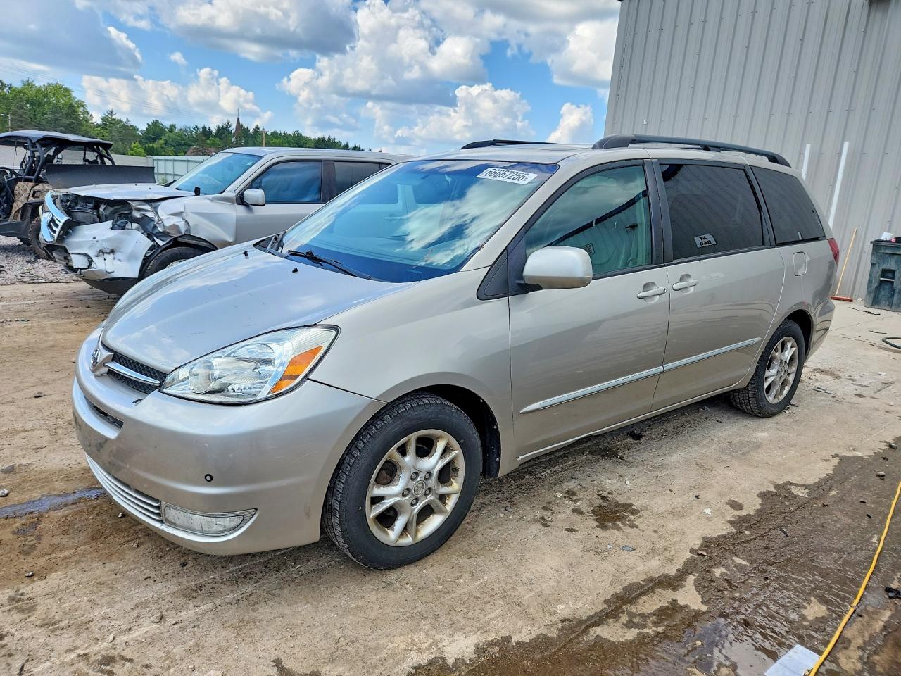 2004 Toyota Sienna Xle Limited 7 Passenger Silver vin: 5TDZA22C14S163721