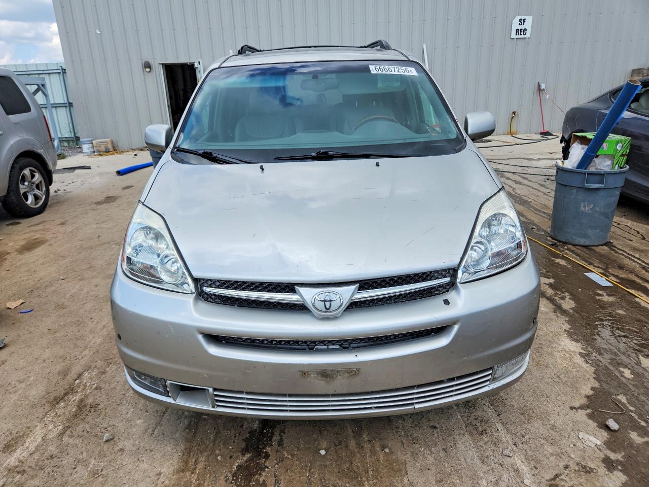 2004 Toyota Sienna Xle Limited 7 Passenger Silver vin: 5TDZA22C14S163721