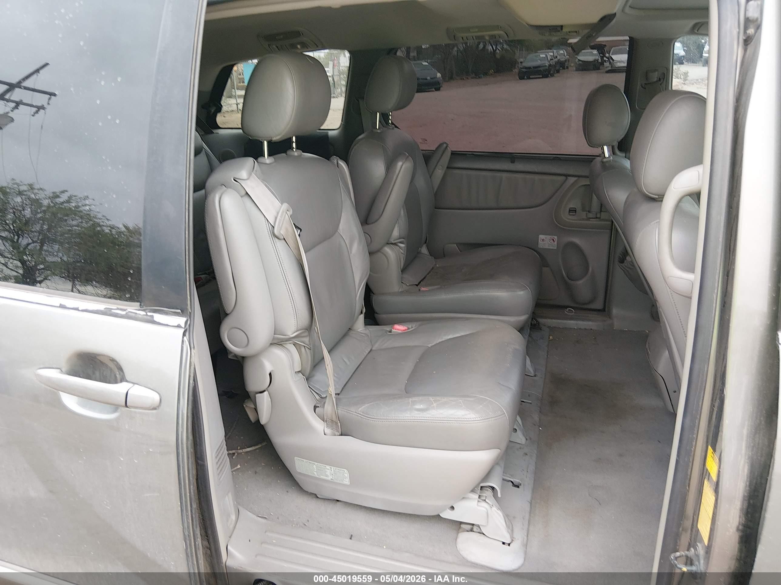 2004 Toyota Sienna Xle Limited Серый vin: 5TDZA22C14S186903