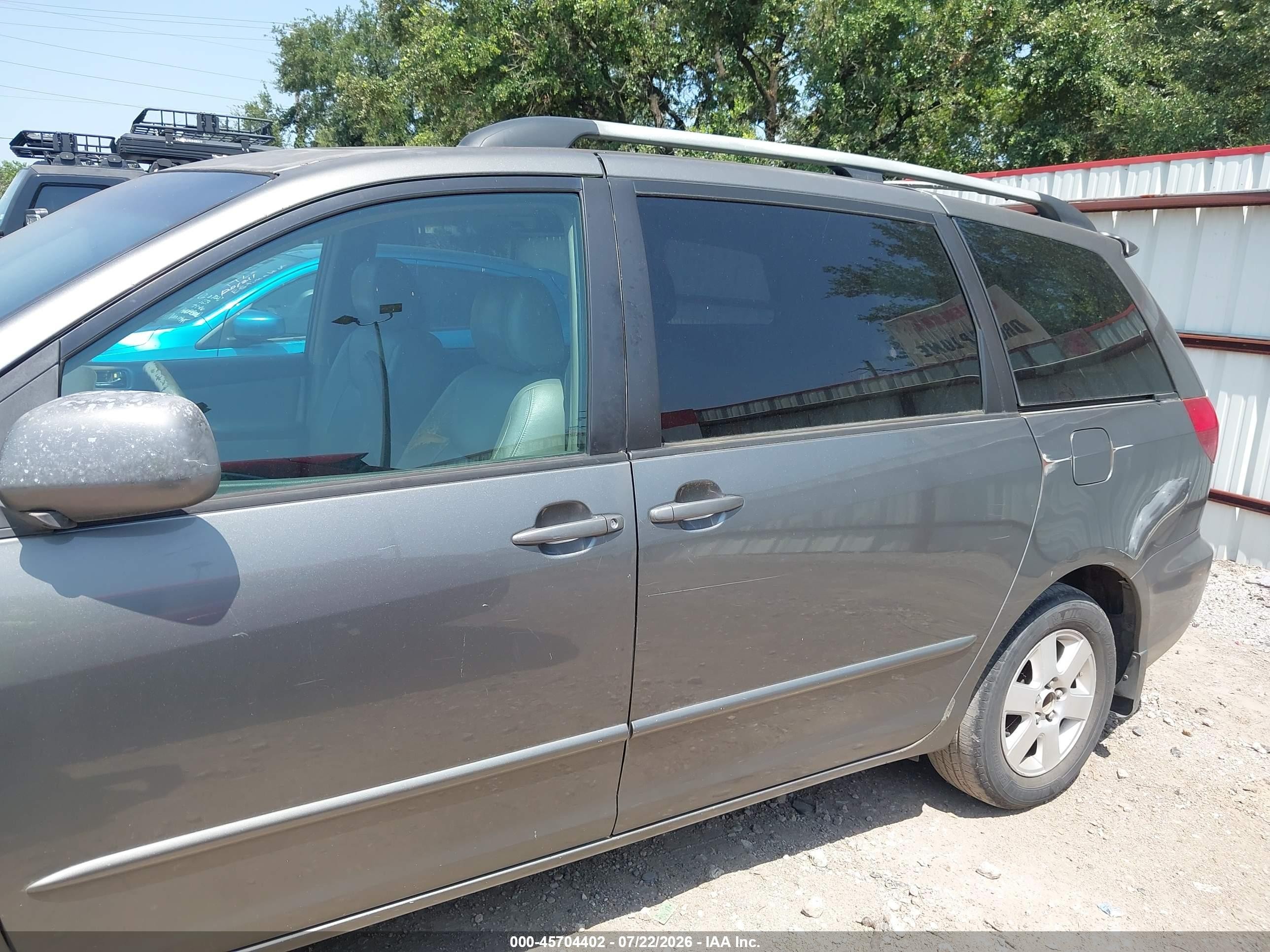 2004 Toyota Sienna Xle Gray vin: 5TDZA22C14S203294