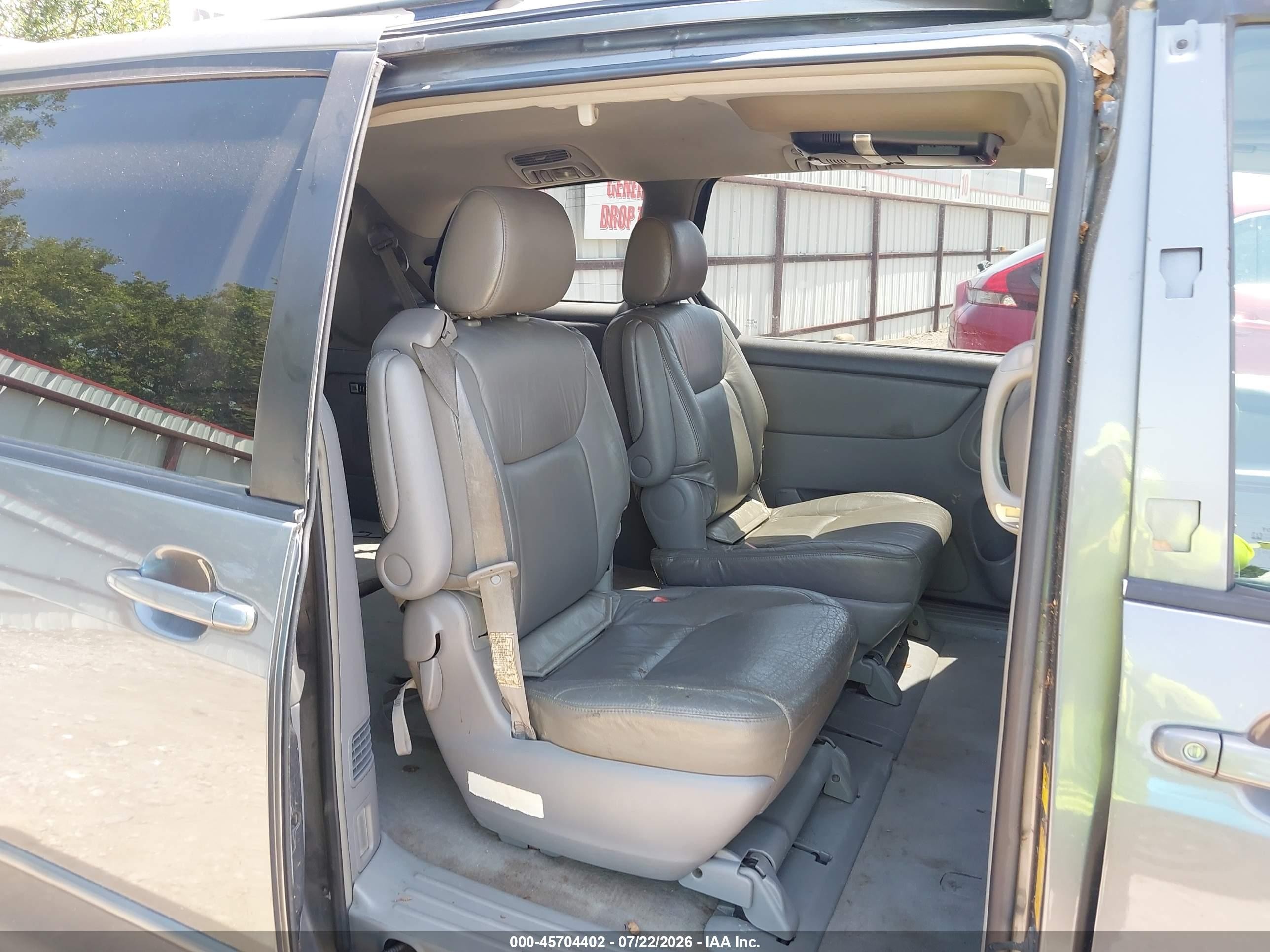 2004 Toyota Sienna Xle Gray vin: 5TDZA22C14S203294