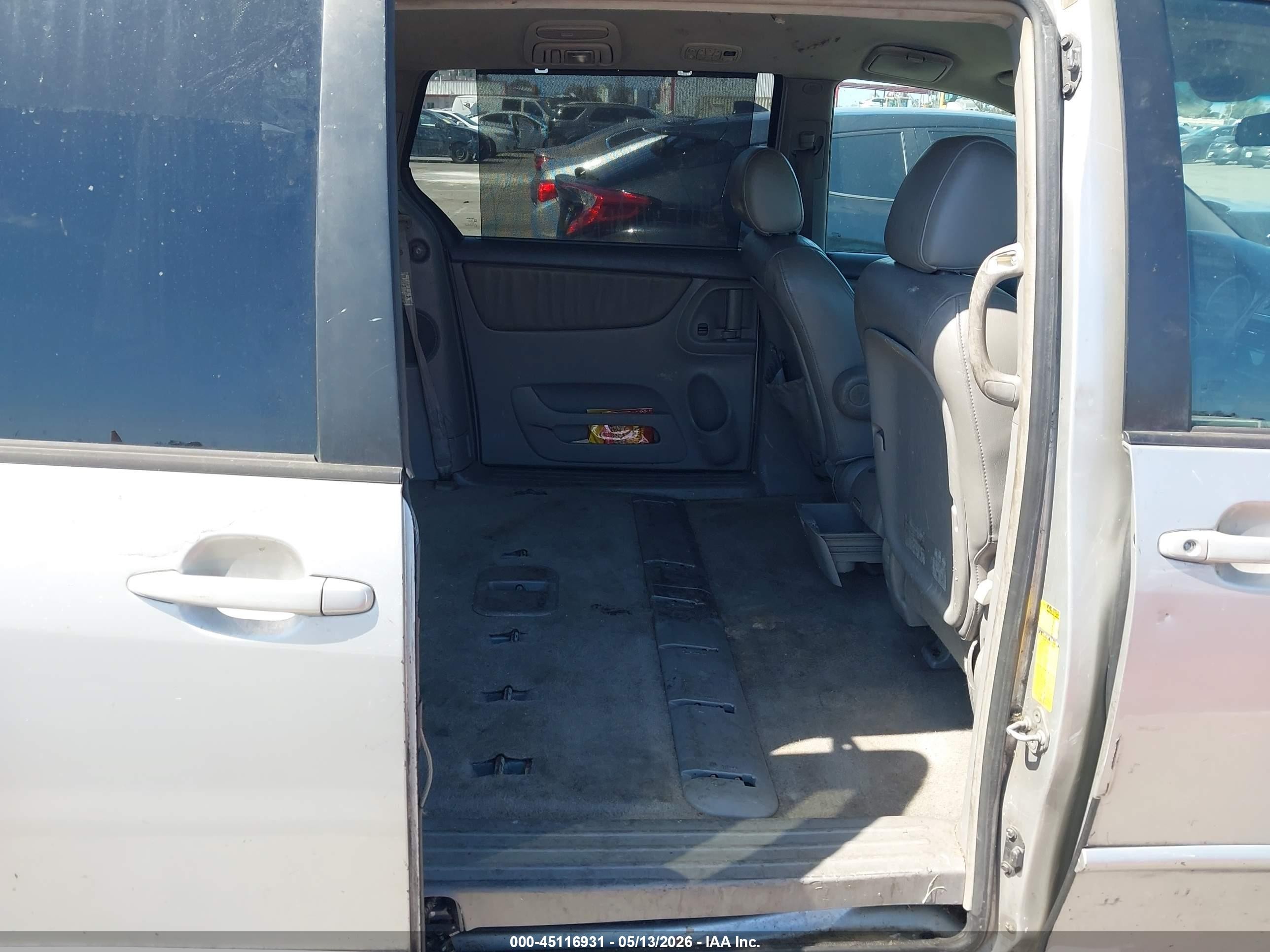 2004 Toyota Sienna Xle Silver vin: 5TDZA22C24S004772