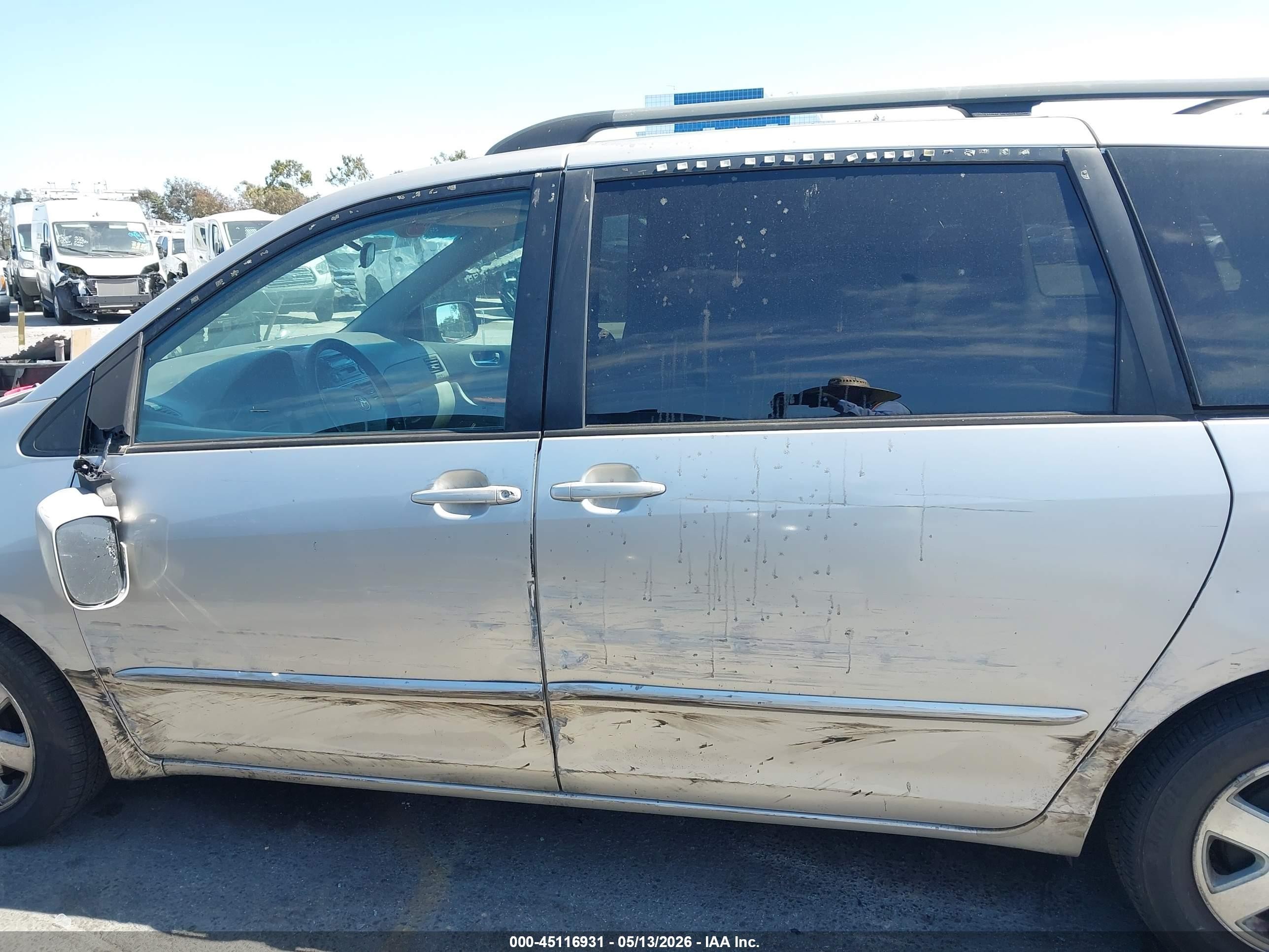 2004 Toyota Sienna Xle Silver vin: 5TDZA22C24S004772