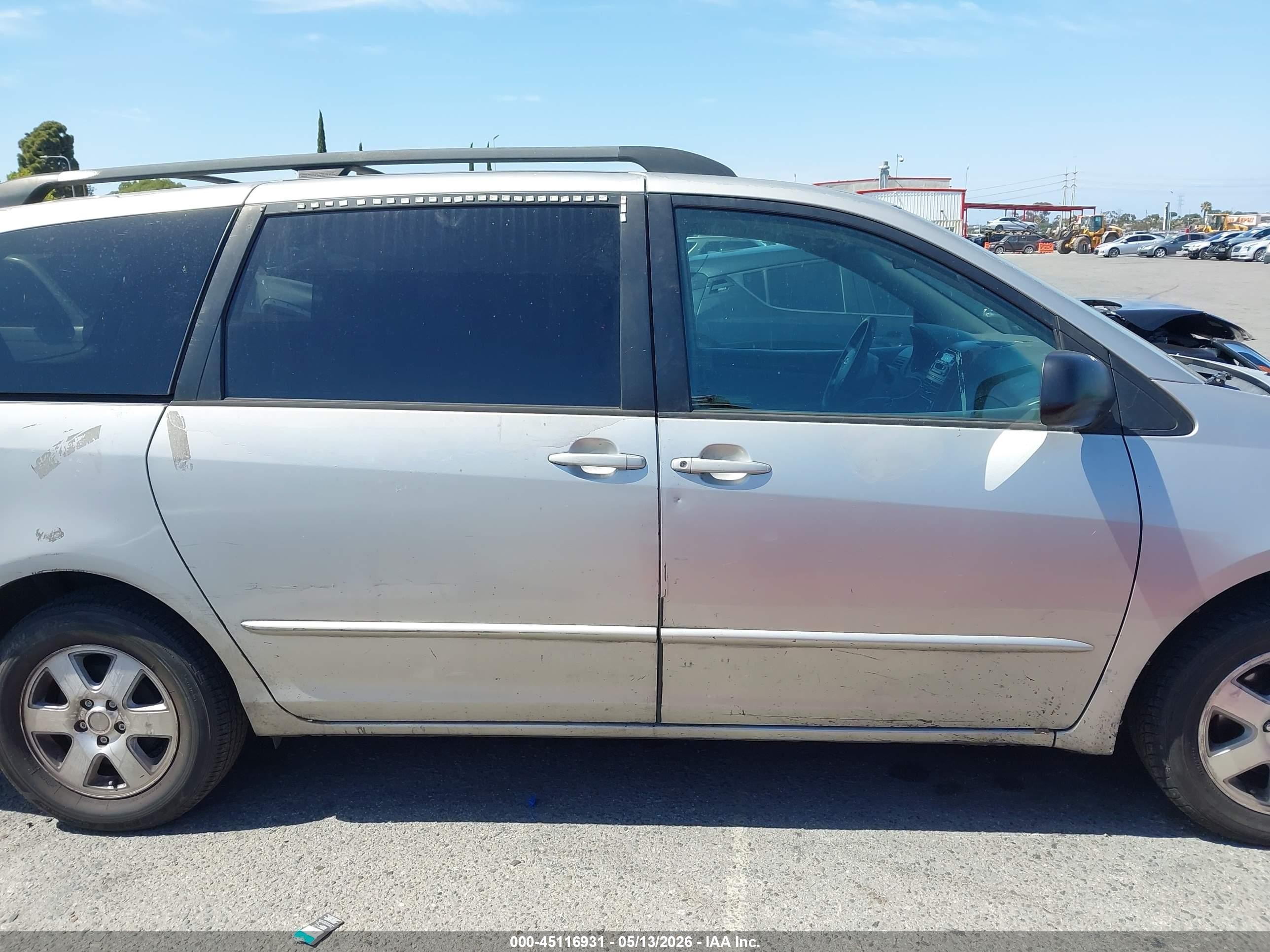 2004 Toyota Sienna Xle Silver vin: 5TDZA22C24S004772