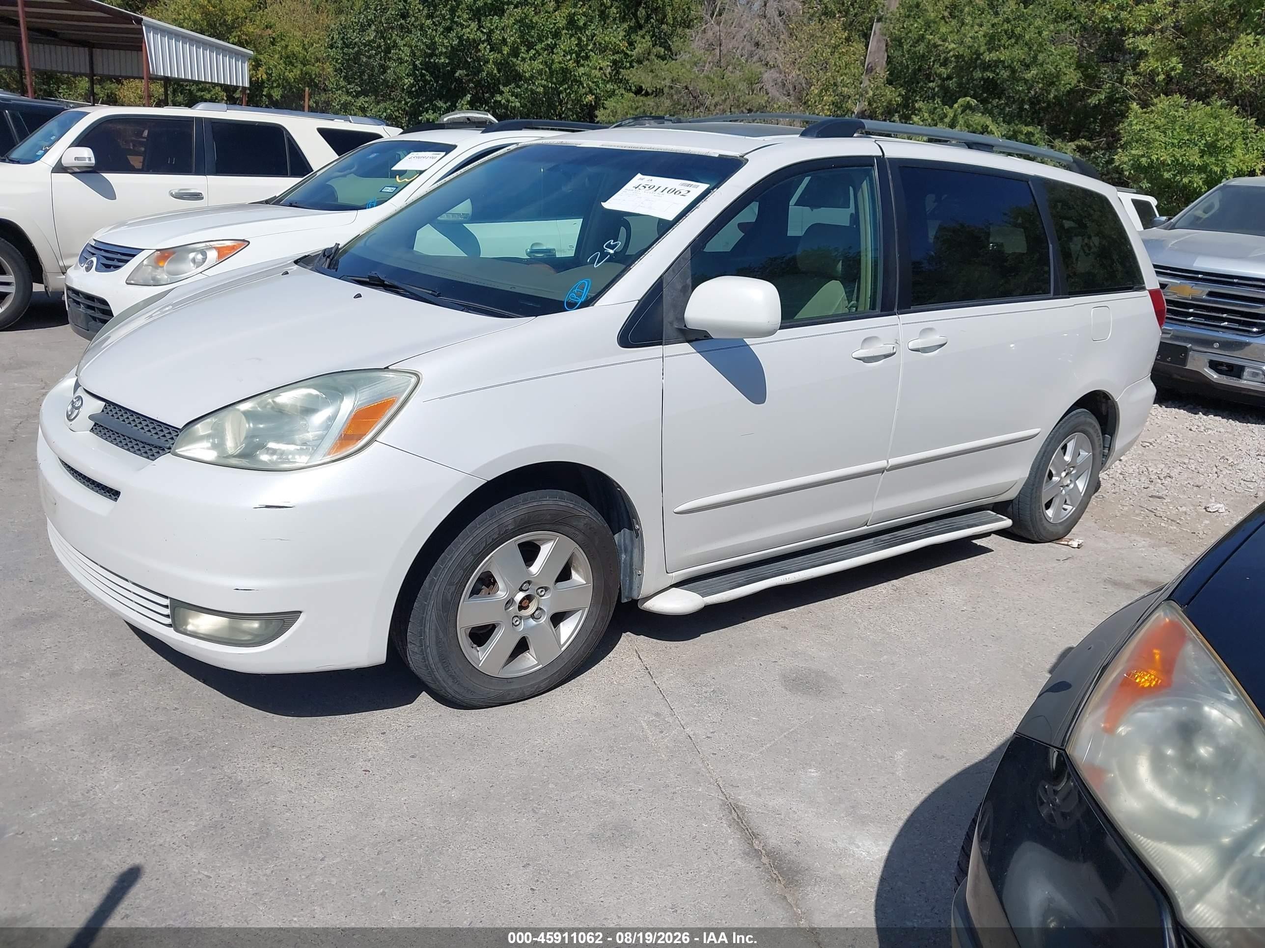 2004 Toyota Sienna Xle White vin: 5TDZA22C24S110851