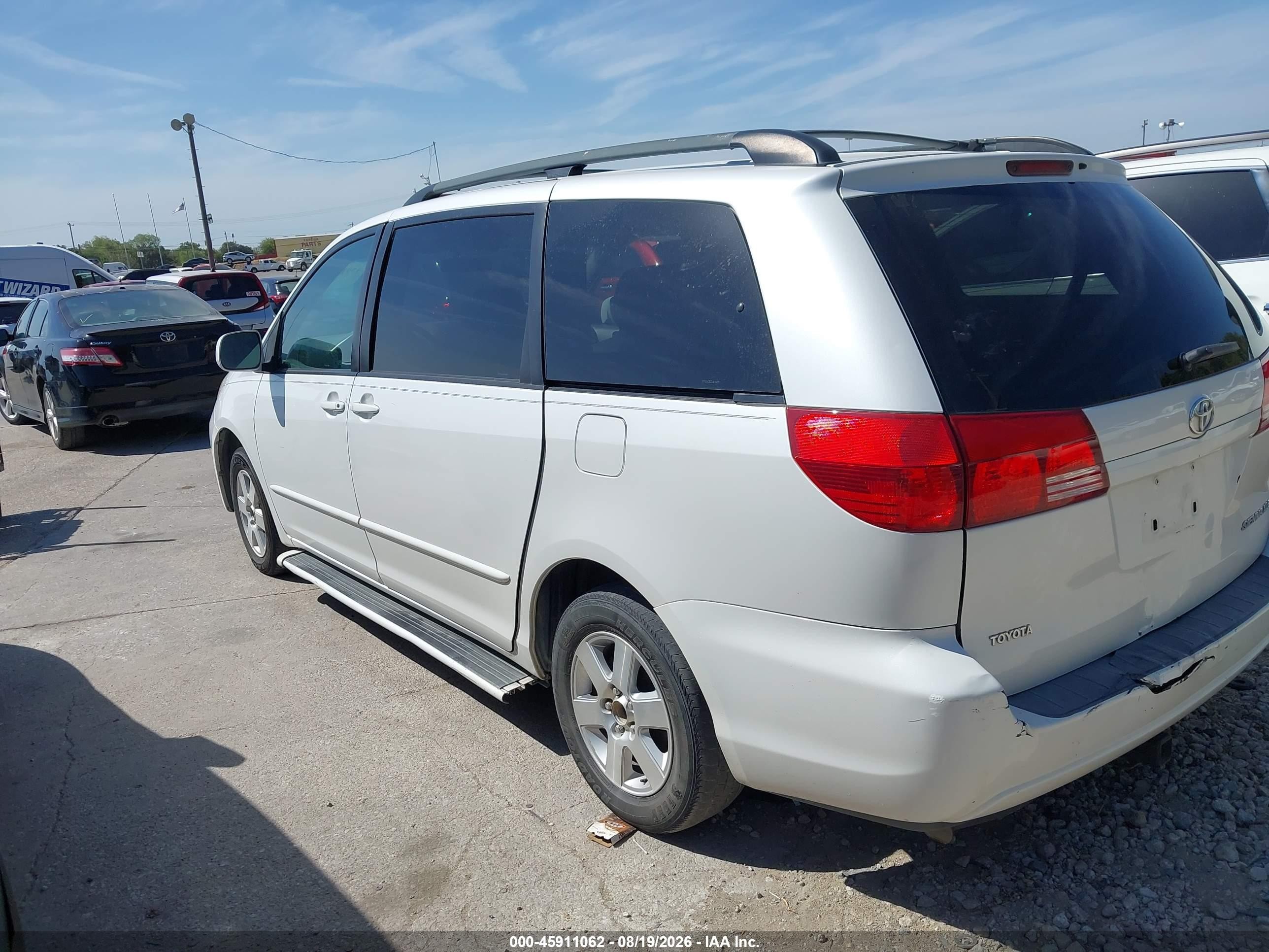 2004 Toyota Sienna Xle White vin: 5TDZA22C24S110851