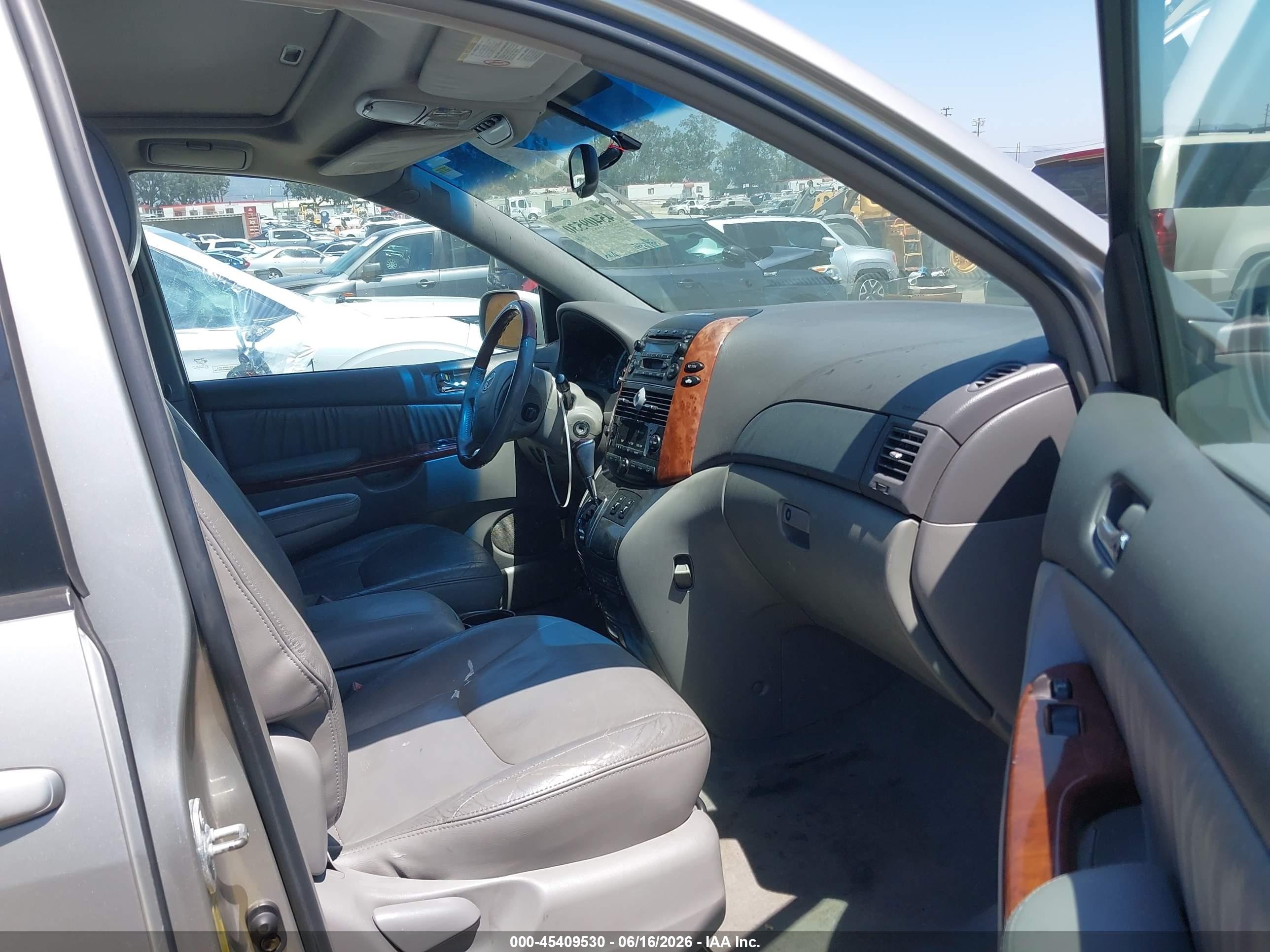 2004 Toyota Sienna Xle Limited Серебряный vin: 5TDZA22C24S196212