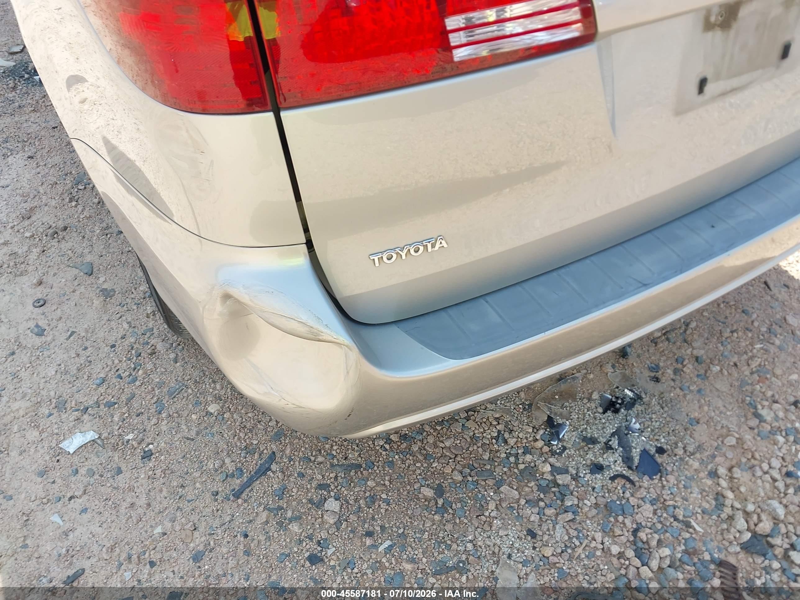 2005 Toyota Sienna Xle Серебряный vin: 5TDZA22C25S334929