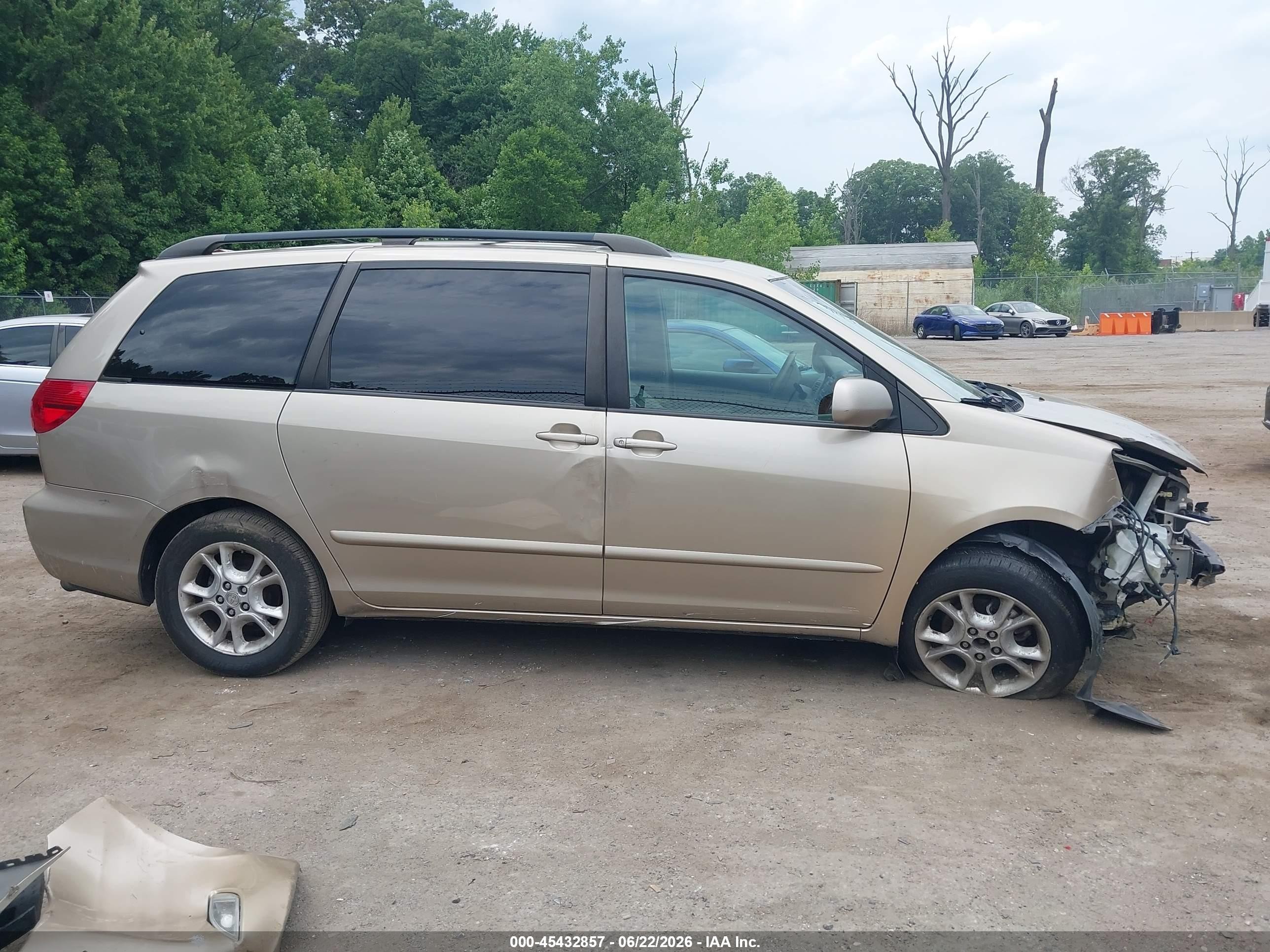 2006 Toyota Sienna Xle Gold vin: 5TDZA22C26S554167