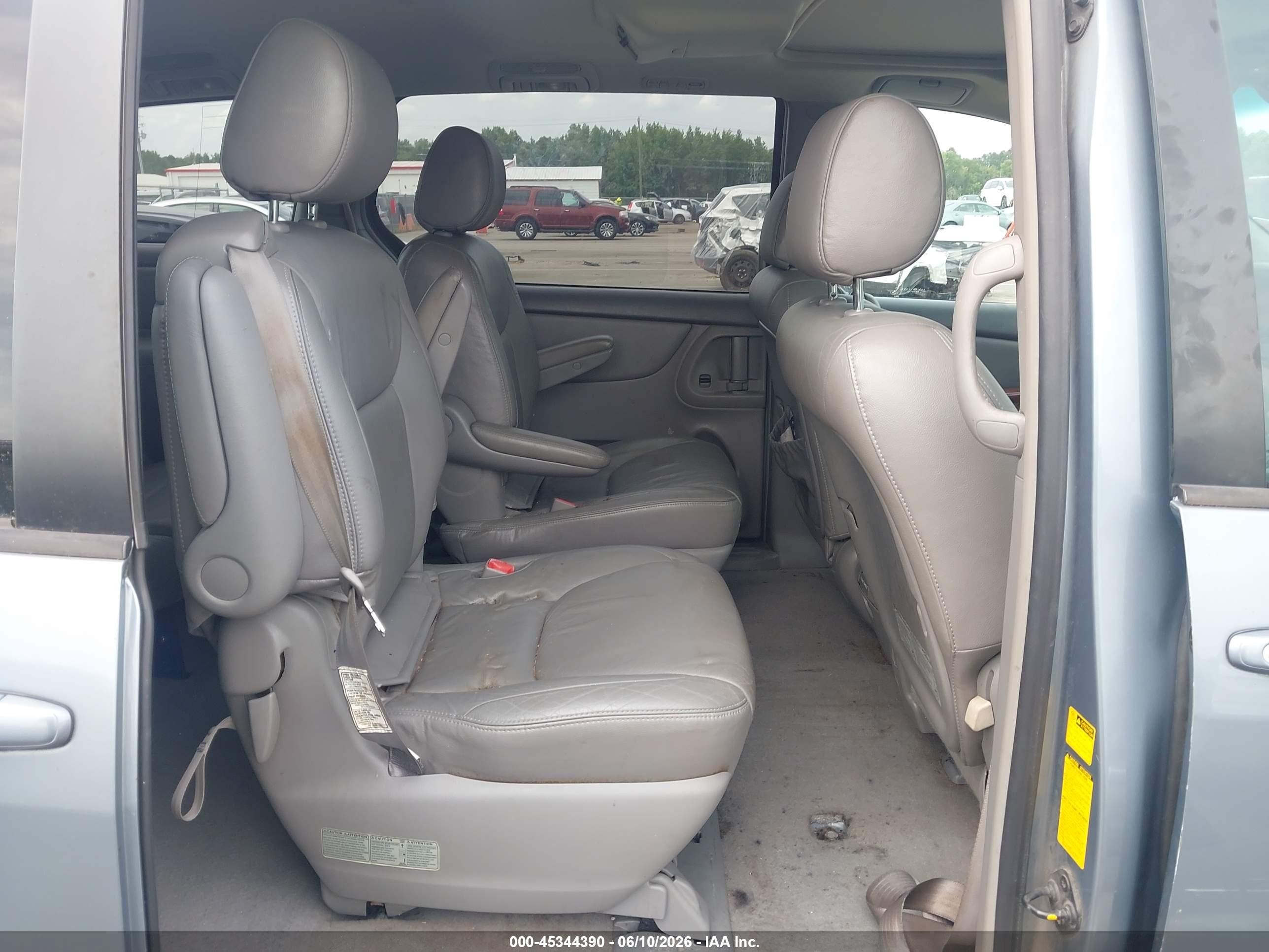 2004 Toyota Sienna Xle Blue vin: 5TDZA22C34S165406