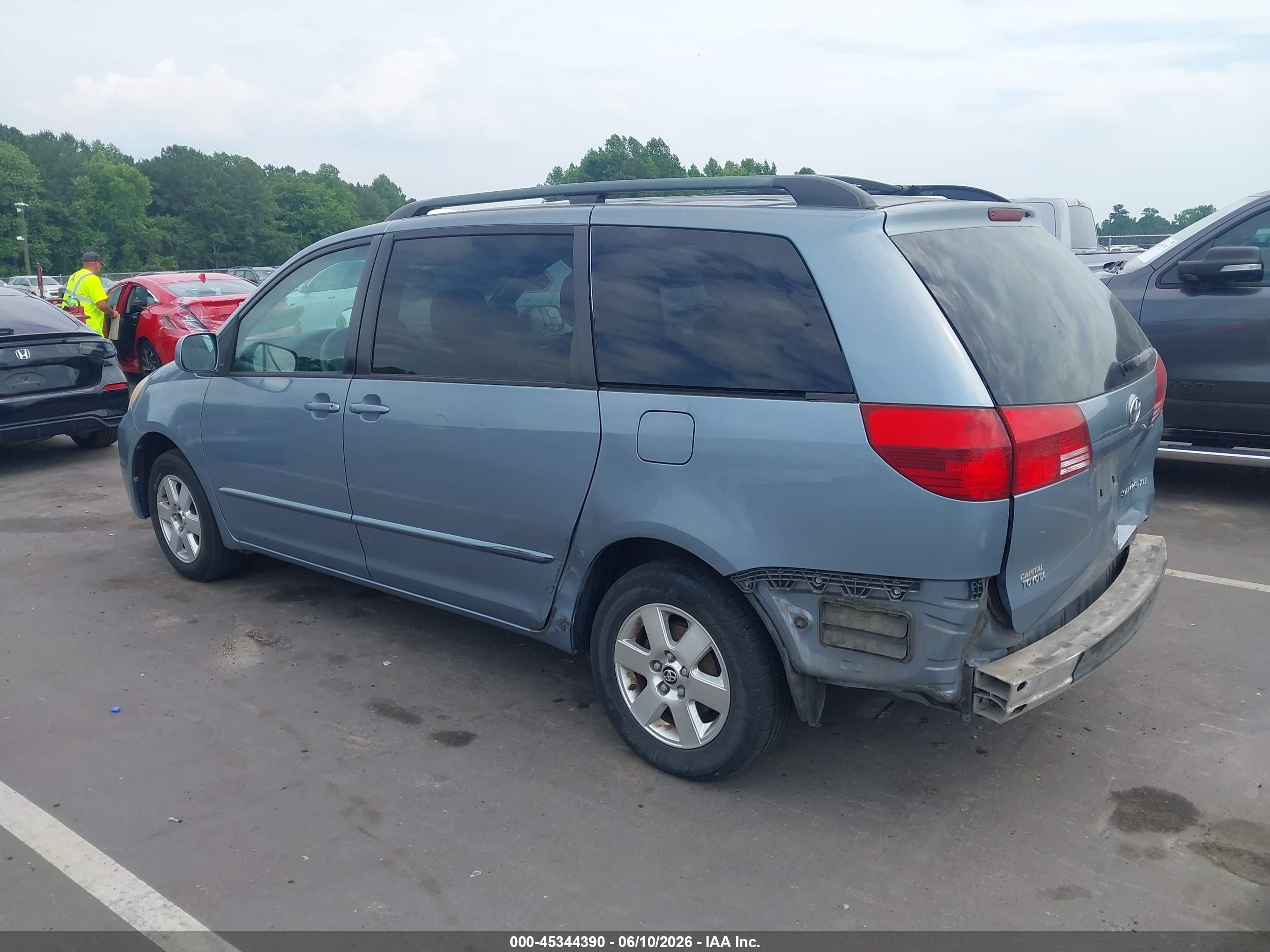 2004 Toyota Sienna Xle Blue vin: 5TDZA22C34S165406