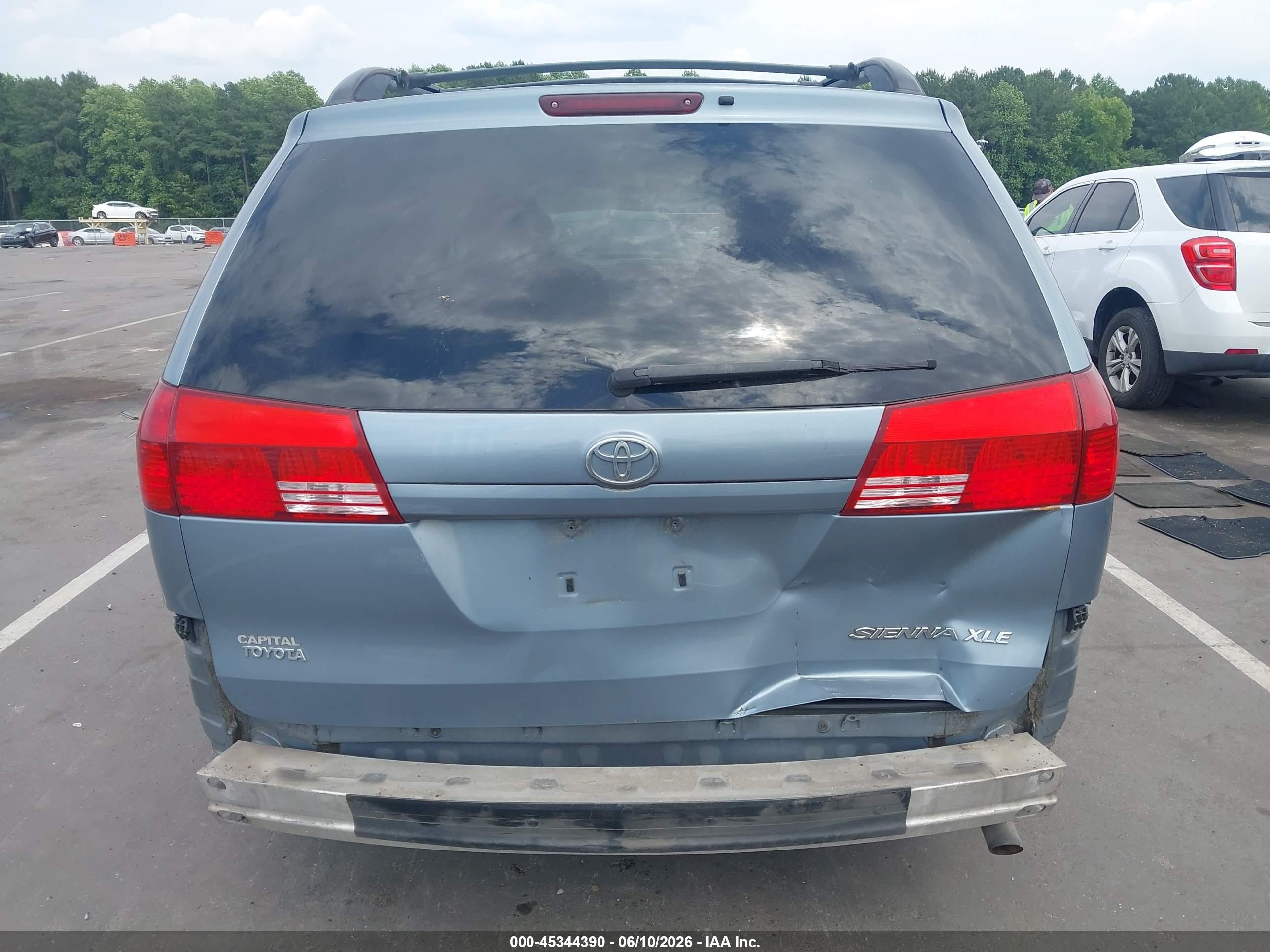 2004 Toyota Sienna Xle Blue vin: 5TDZA22C34S165406