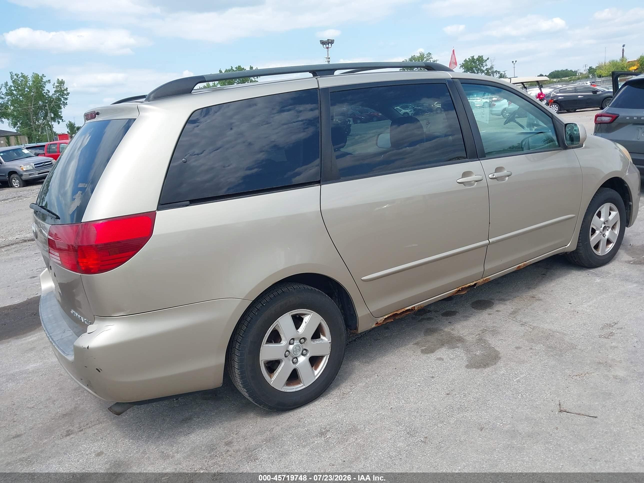 2004 Toyota Sienna Xle Gold vin: 5TDZA22C34S208948