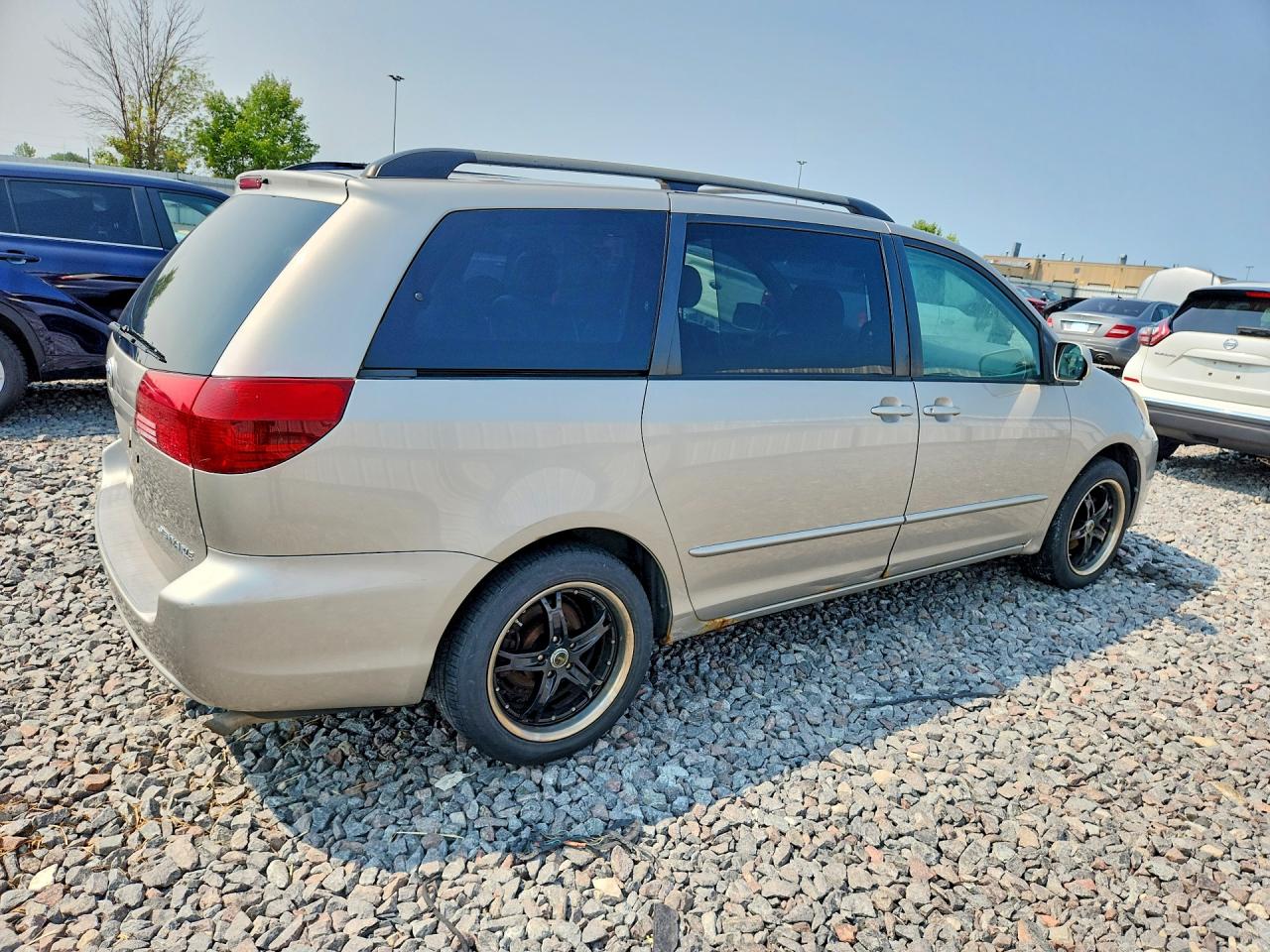 2005 Toyota Sienna Xle 7 Passenger Silver vin: 5TDZA22C35S298877